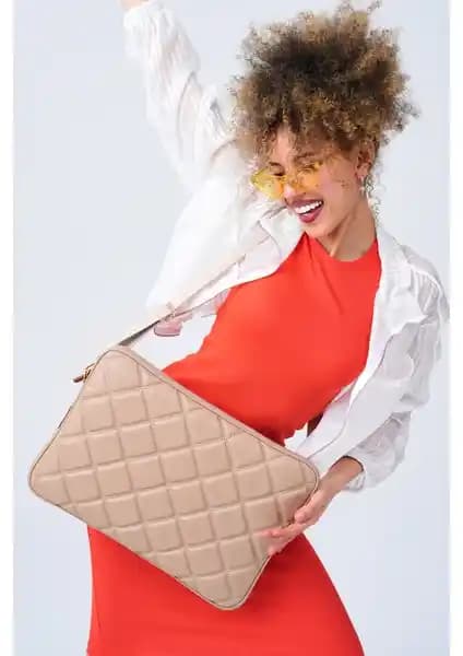 Morca Kapitone Laptop Kılıfı 15.6 ve 16 İnç Vizon Şık ve Dayanıklı Koruma Çözümü