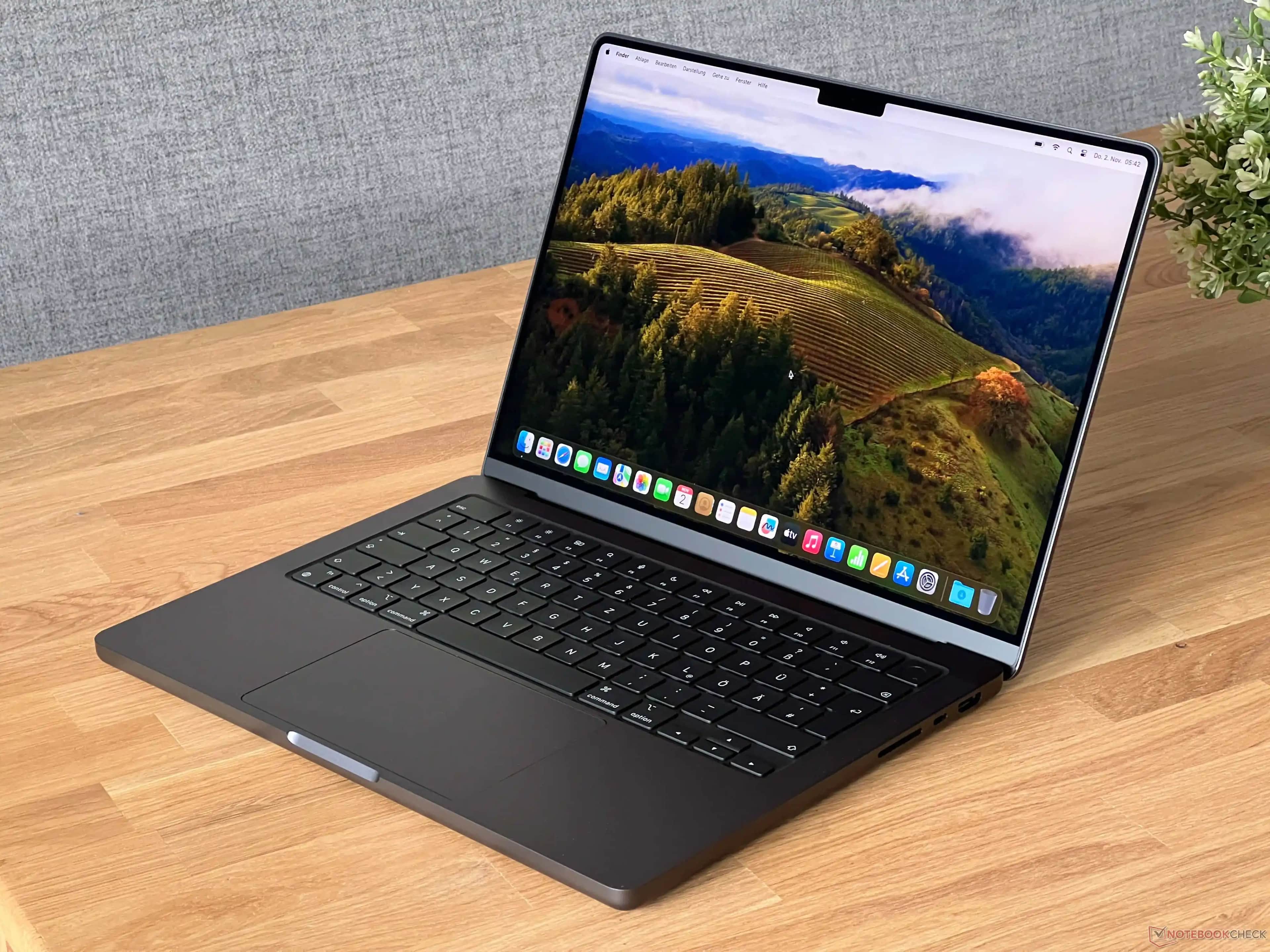 MacBook Pro M3: Güçlü Performans ve Yeniliklerle Donatılmış Yeni Nesil Dizüstü Bilgisayar