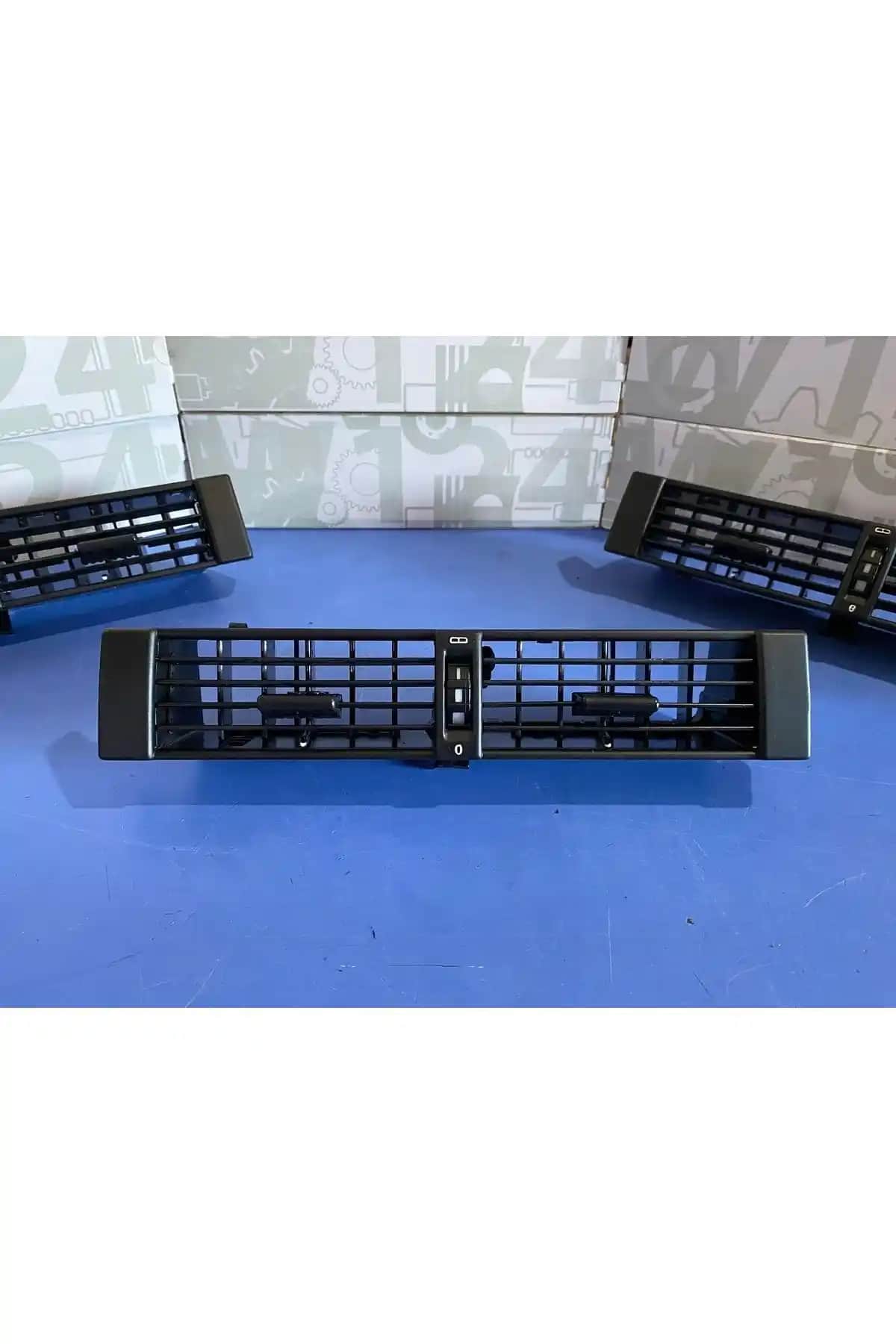 Mercedes W124 İçin Uyumlu Yerli Orta Havalandırma Sistemi – Dayanıklı ve Estetik Tasarım