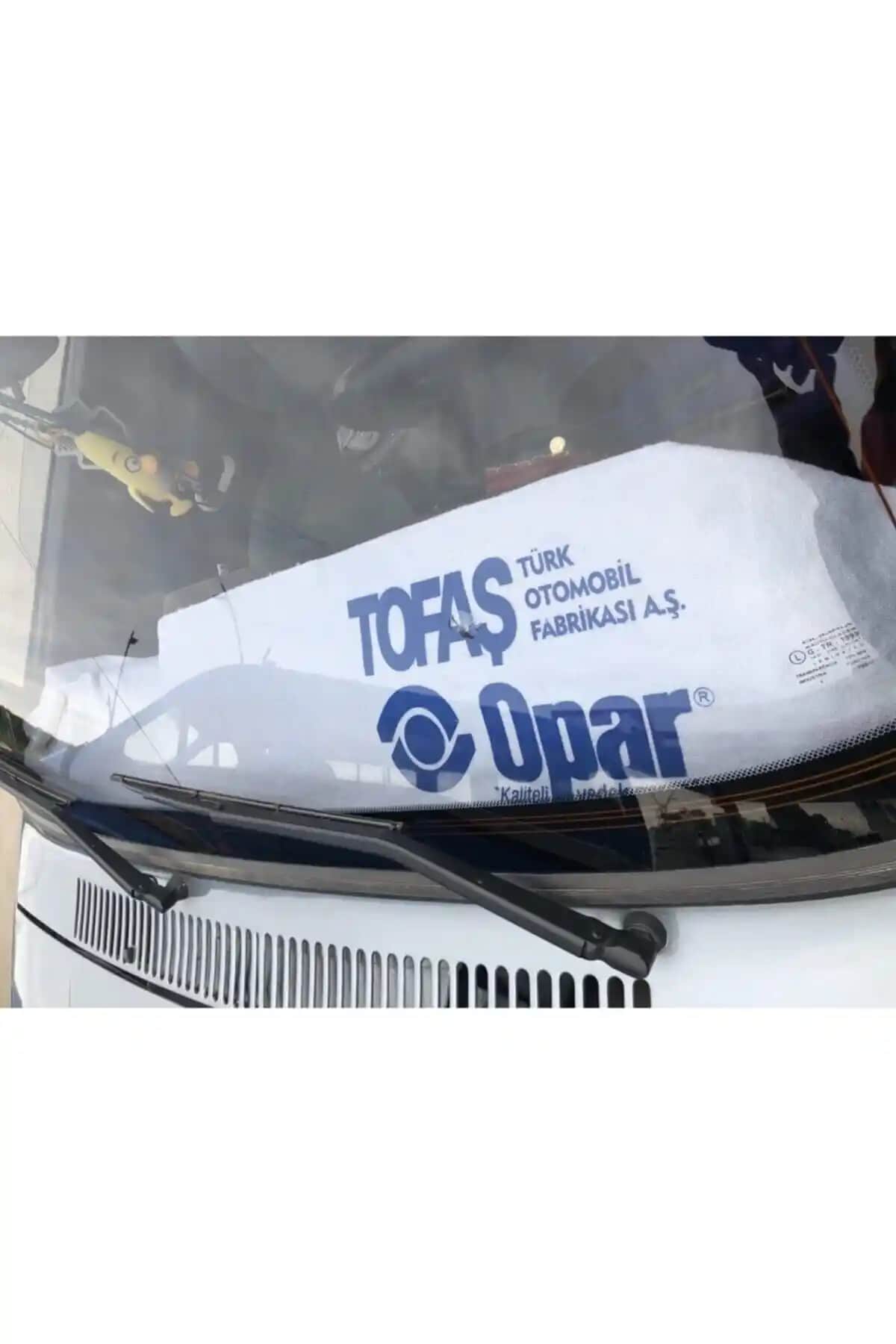 TOFAŞ Torpido Havlusu: Fonksiyonellik ve Estetiği Bir Arada Sunan Araç Aksesuarı