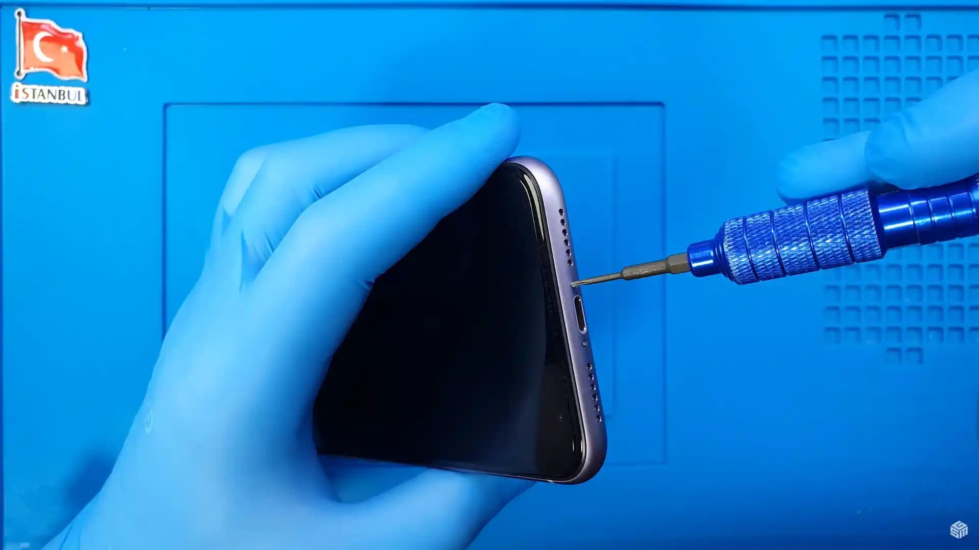 iPhone 11 Hoparlör Değişimi: Uzmanlık Gerektiren Teknik Bir Süreç