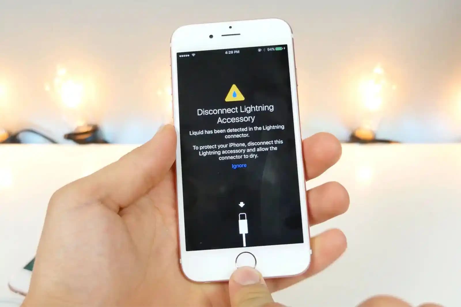 iPhone Lightning Bağlantı Teknolojisi ve Otomotivde Ford Lightning Teriminin Anlamı