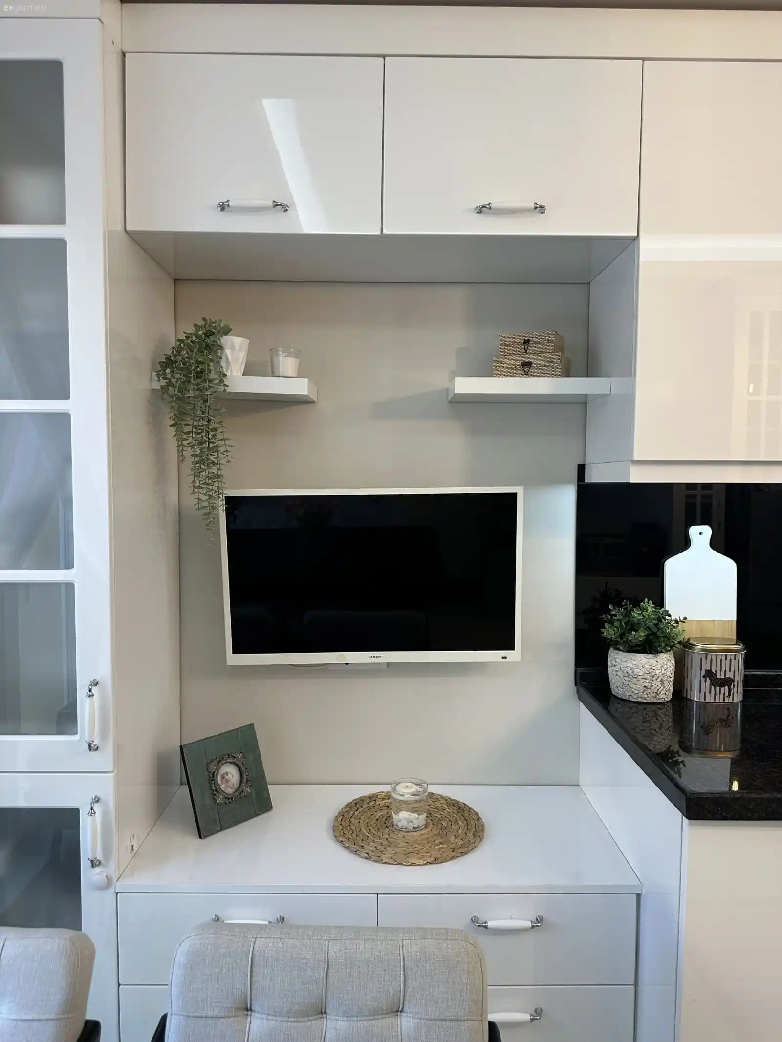 Mutfak için küçük televizyonlar: Teknik detaylar ve kullanıcı önerileri değerlendirmesi