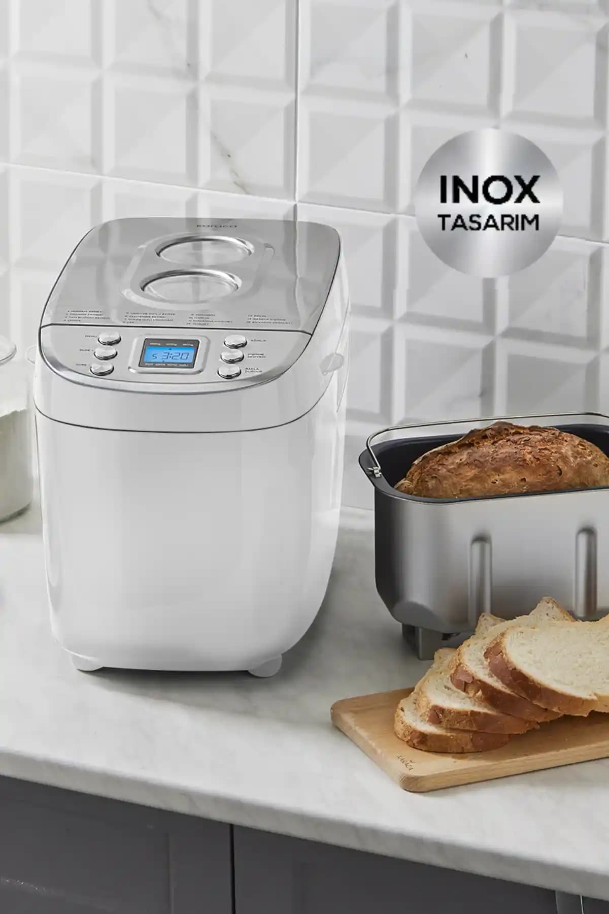 Karaca BakeXL: 1500 g kapasiteli ekmek yapma makinesi, 15 otomatik program içerir