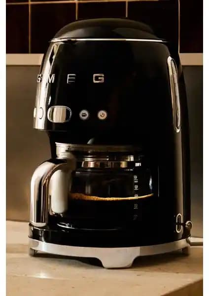 Smeg DCF02BLEU 50'ler Stilinde Siyah Filtre Kahve Makinesi İncelemesi ve Özellikleri