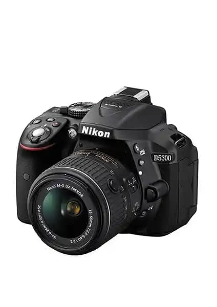 Nikon D5300 + 18-55 mm Lens: Yüksek Çözünürlüklü SLR Fotoğraf Makinesi İncelemesi