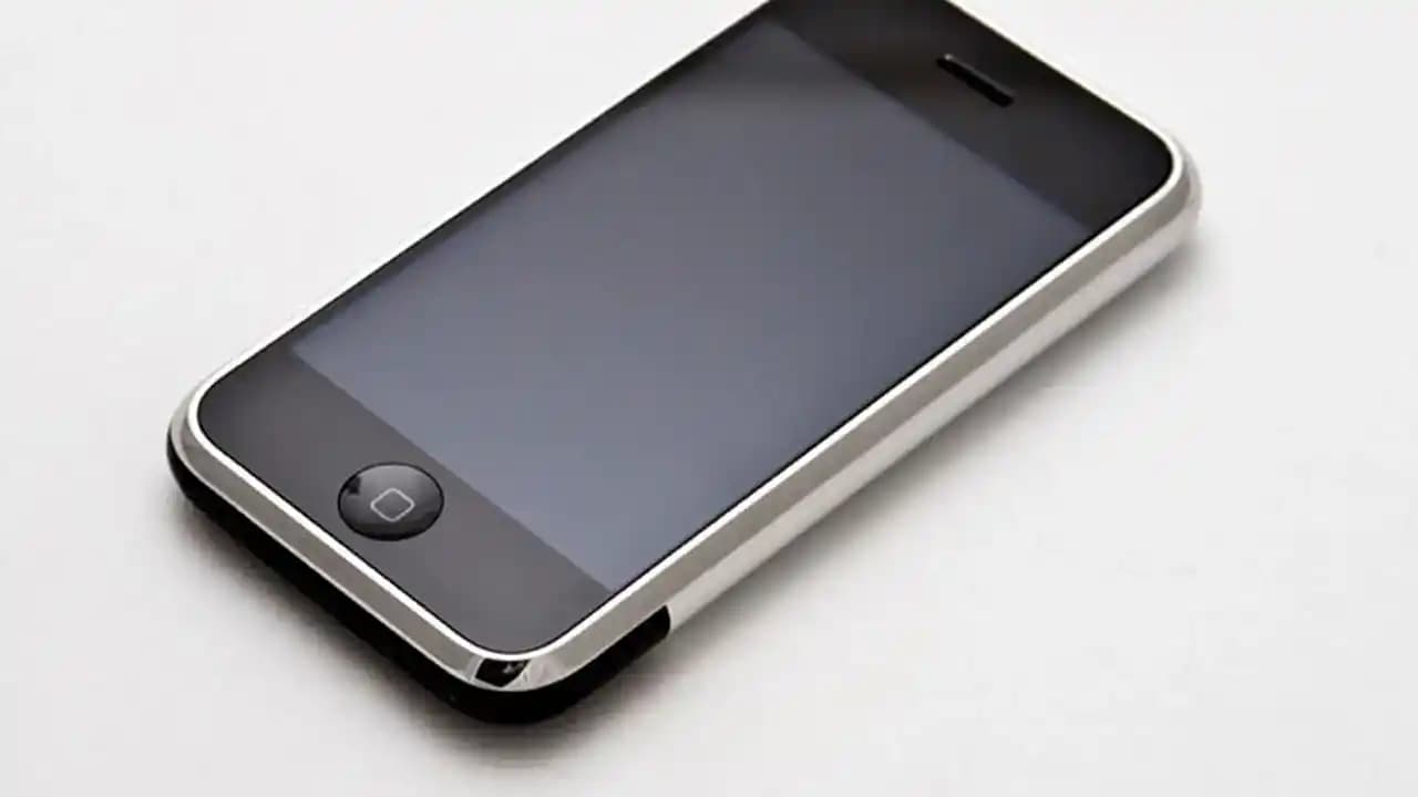 iPhone 1'in Çıkış Tarihi ve Teknolojik Yenilikleri Hakkında Detaylı Bilgi