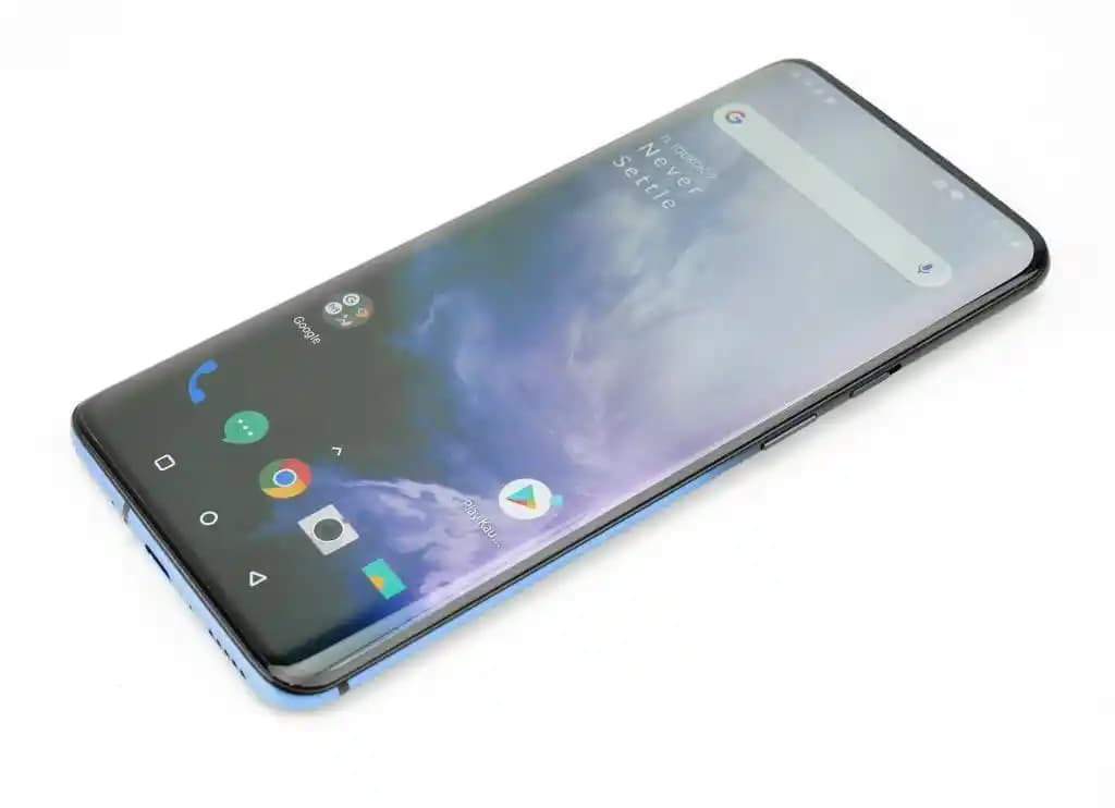 OnePlus 7 Pro Ekran Özellikleri ve Güncel Teknolojik Gelişmeler Analizi