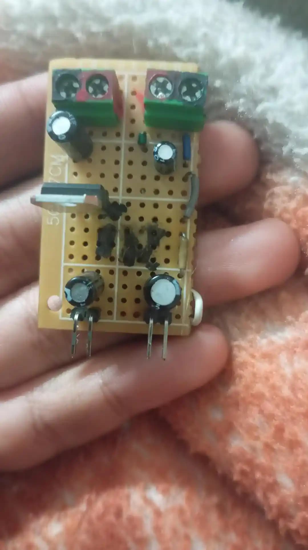 12V'den 5V ve 3.3V'a Voltaj Dönüştürme Modülü Tasarımı ve Temel Elektronik Bilgileri