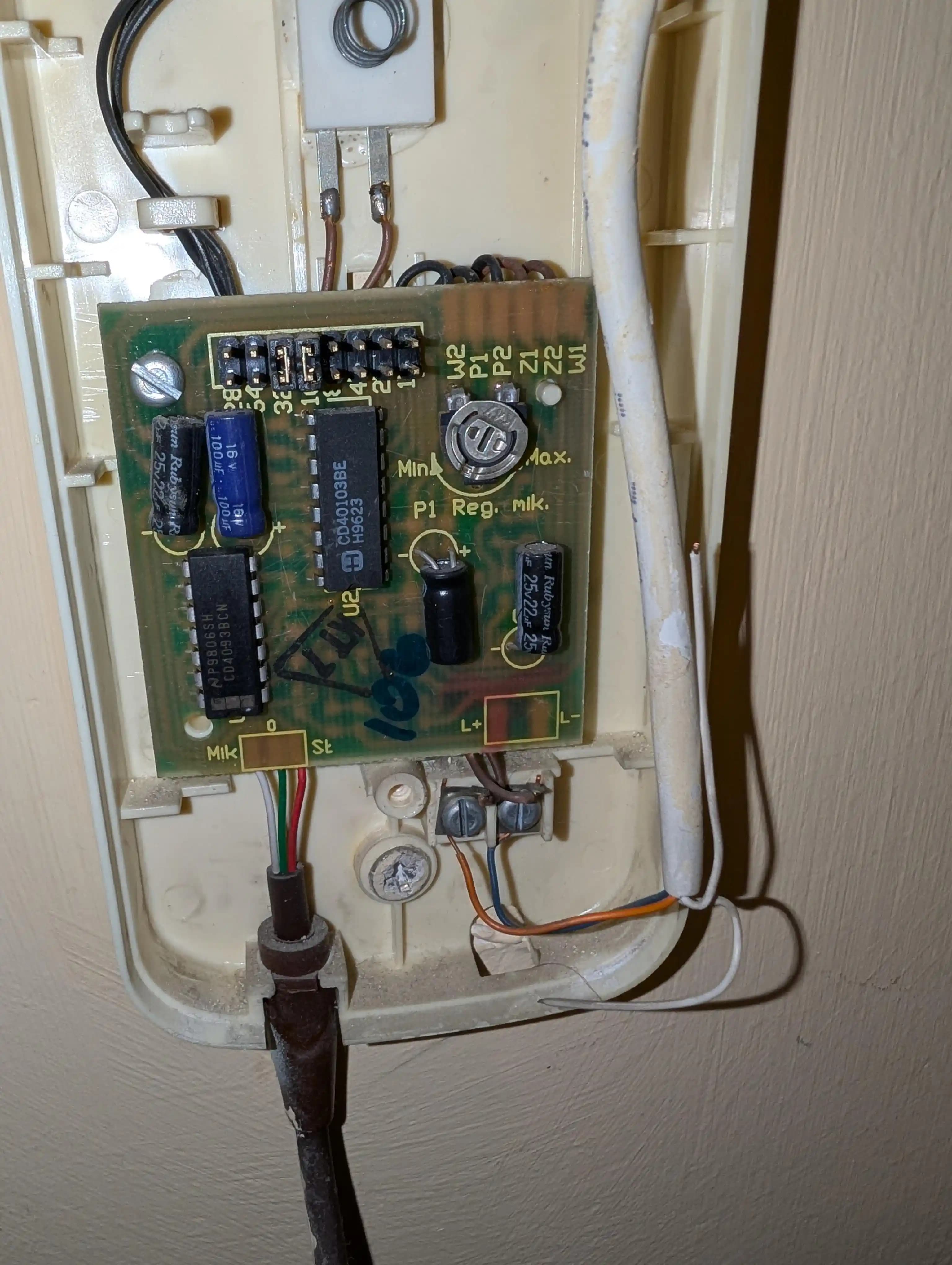 Polonya Yurt Odasındaki Kapı Telefonu Sisteminin İç Yapısı ve Çalışma Prensipleri