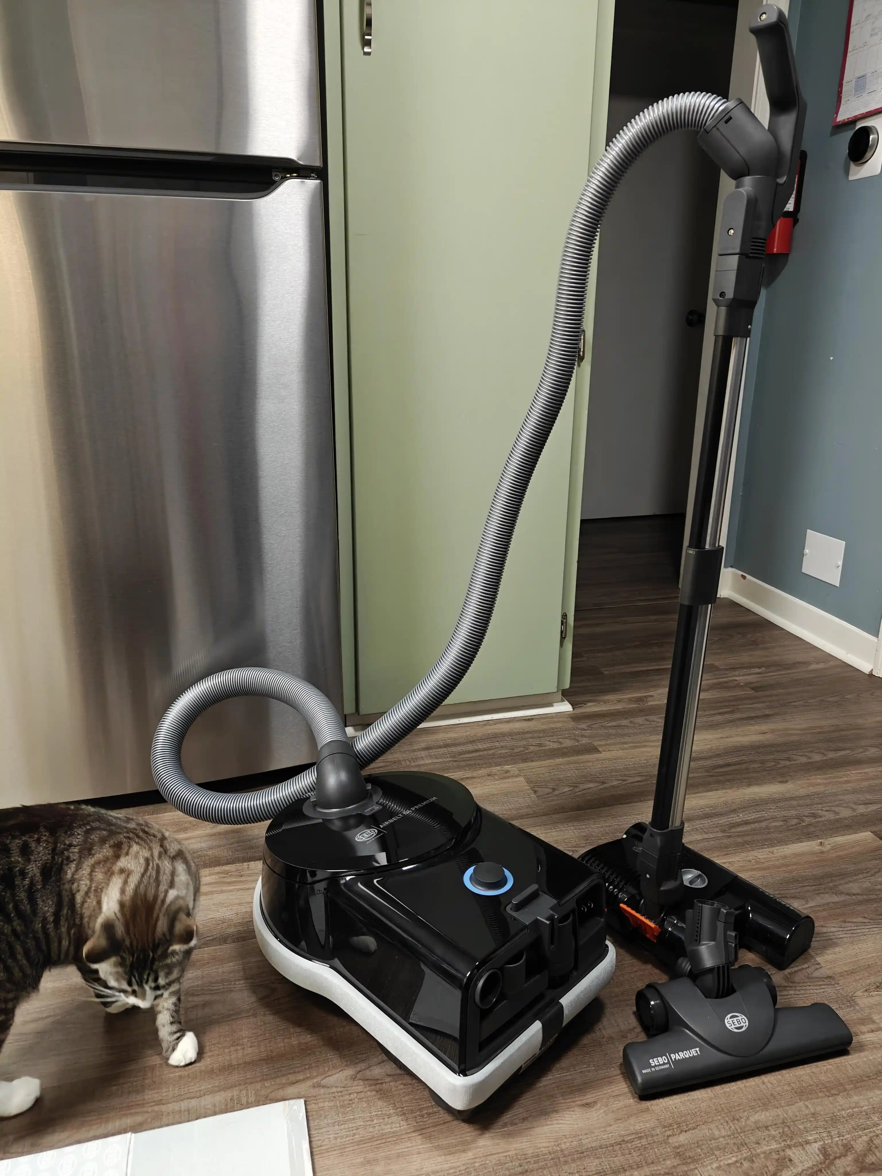 SEBO D4 Premium Elektrikli Süpürge: Özellikler, Kullanım ve Bakım Rehberi