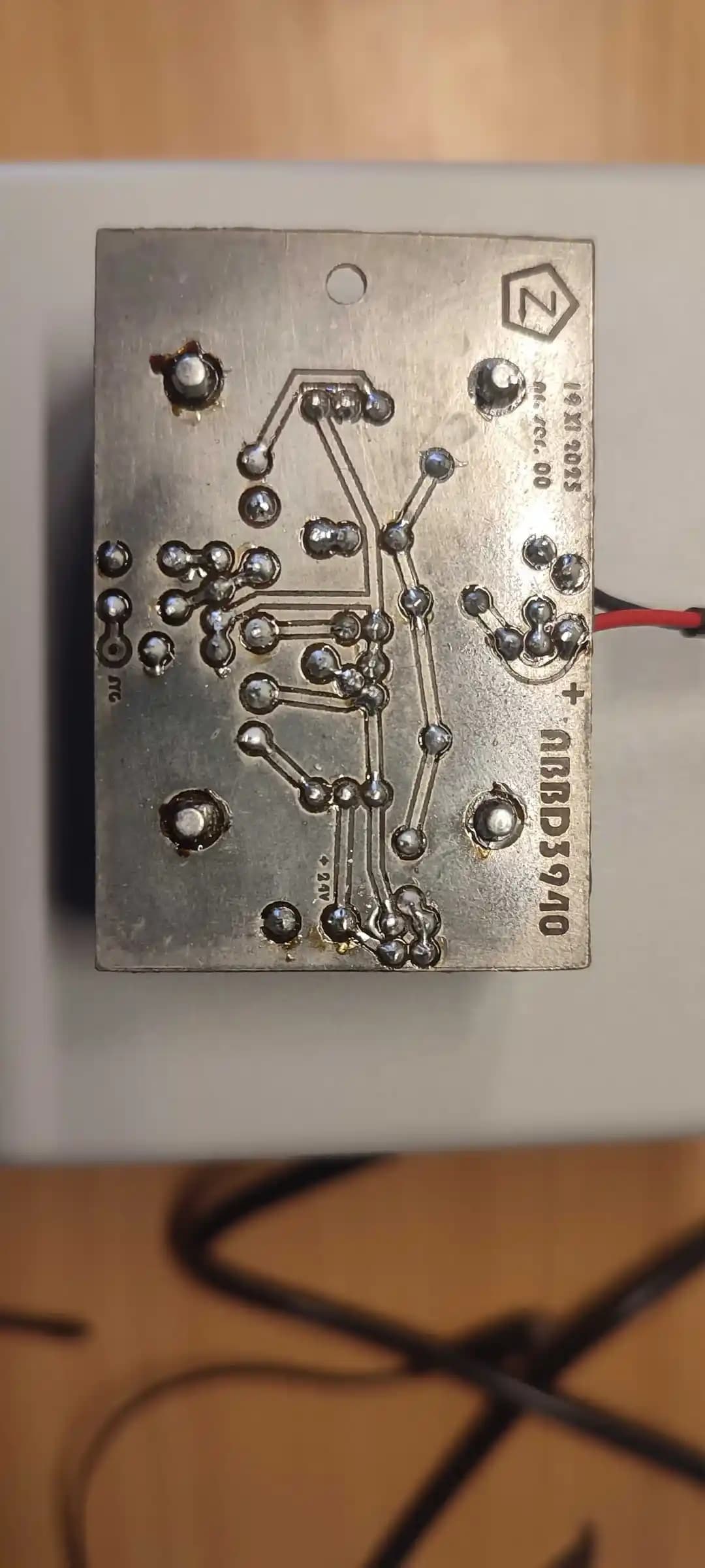 Sınıf AB Gitar Amfisi Tasarımı: Devre, Performans ve Distorsiyon Analizi