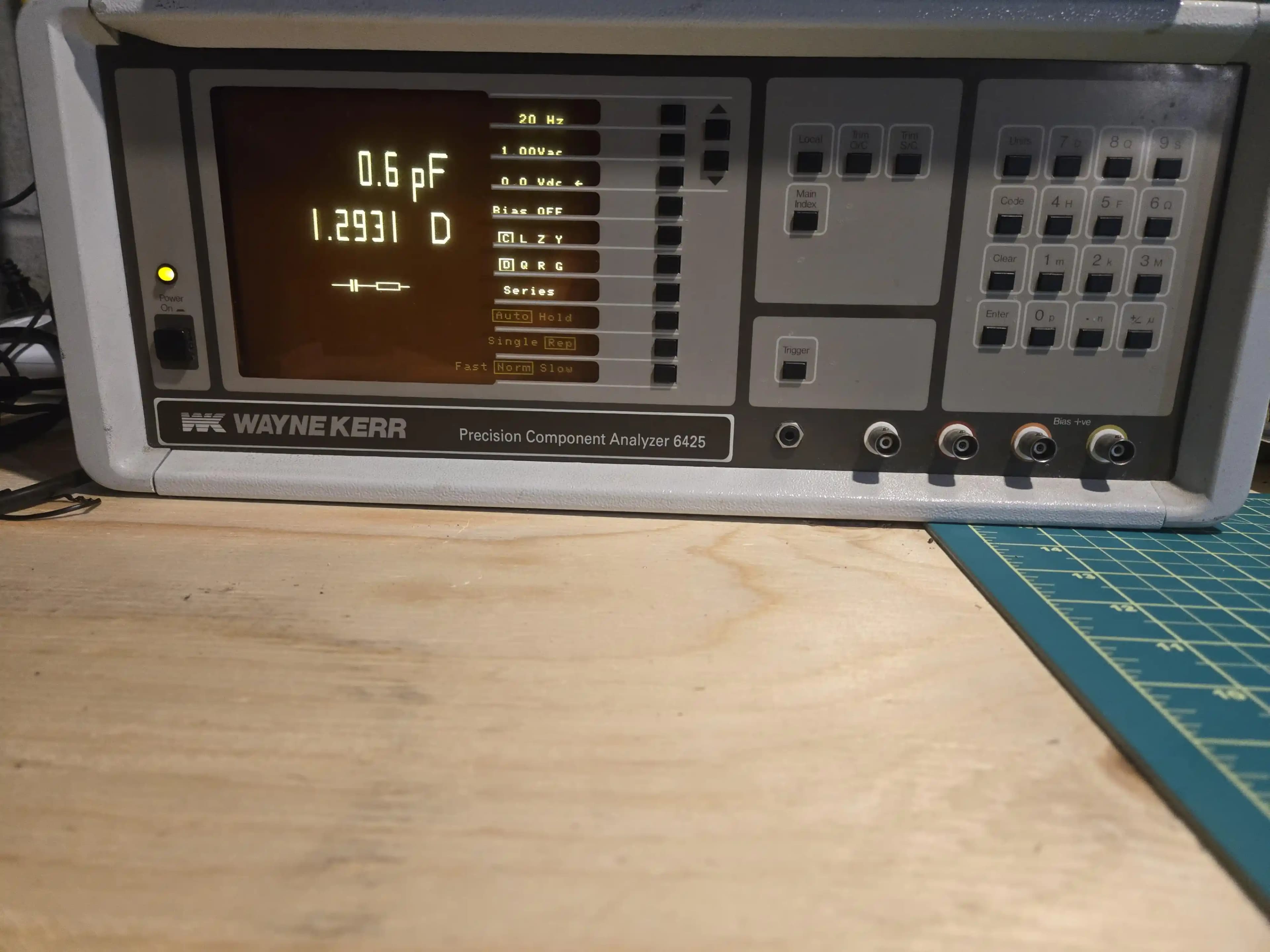 Wayne Kerr 6425 LCR Metre: Elektronik Ölçümünde Hassasiyet ve Tarihsel Değer