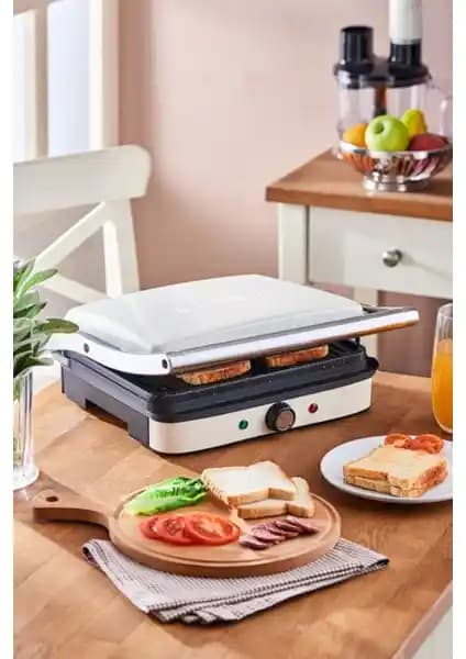 Sinbo 2000 W Beyaz Tost Makinesi: Hızlı ve Eşit Pişirme Özelliğiyle Günlük Kahvaltı Çözümü