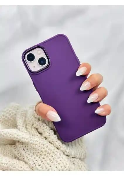 Vip Case Parlak Metal Detaylı Silikon Kılıf iPhone 13 ve 14 için Şık ve Koruyucu Tasarım