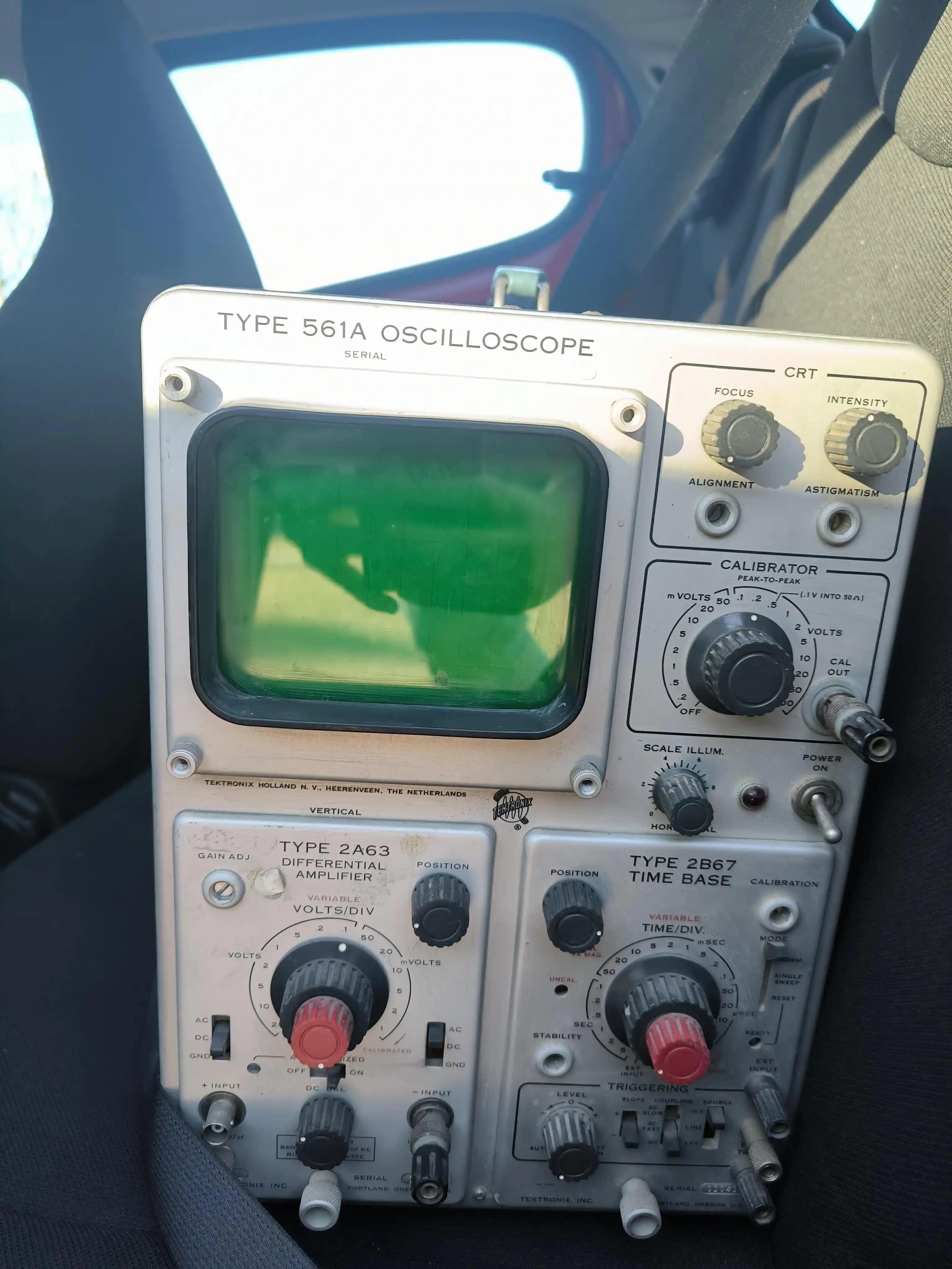 Tektronix 516A Osiloskop: 1970'ler Modüler Tasarım ve Restorasyon Detayları