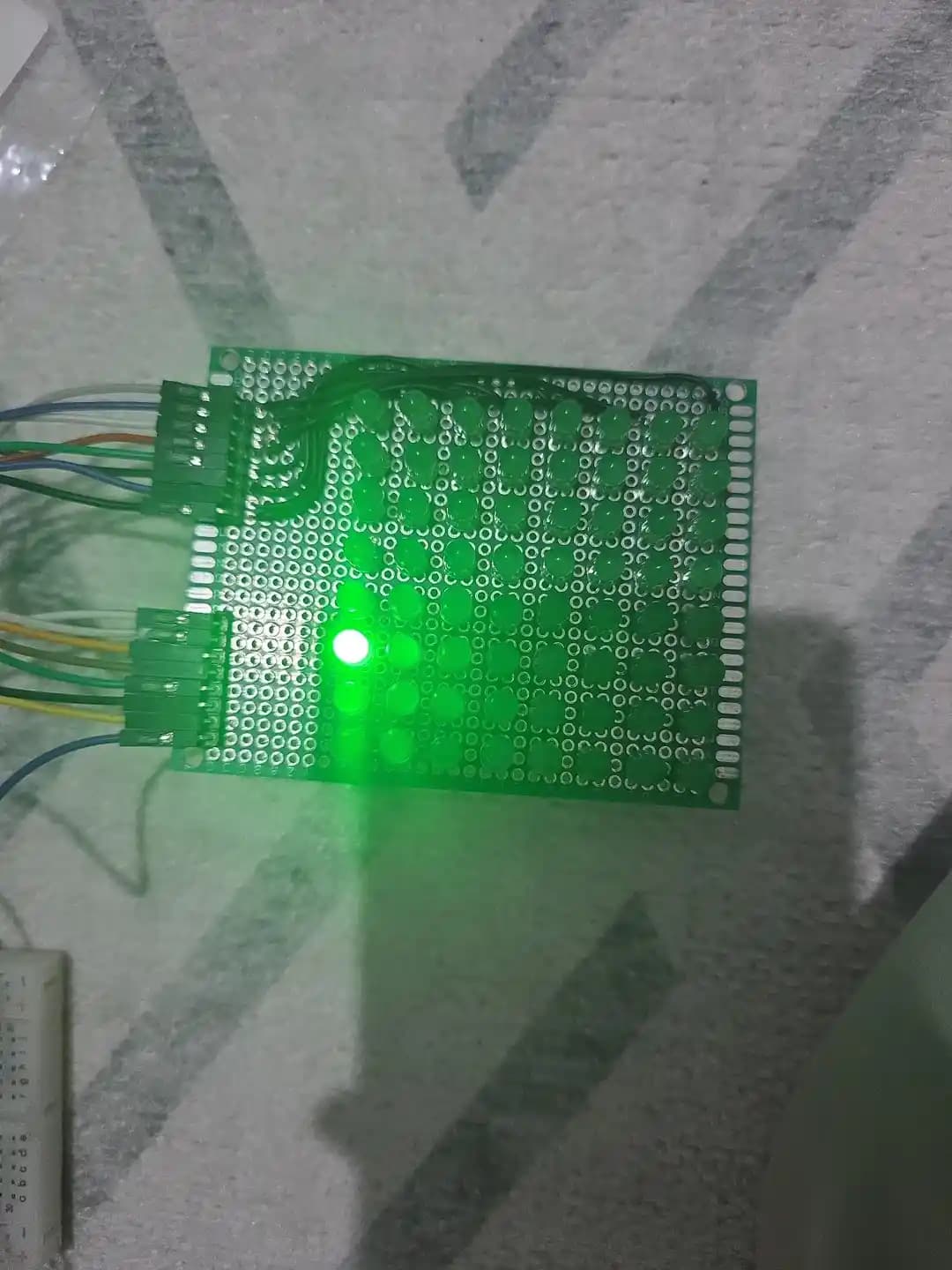 8x8 LED Matrislerde Parlaklık Farkları ve Sürücü Tekniklerinin Detaylı İncelenmesi