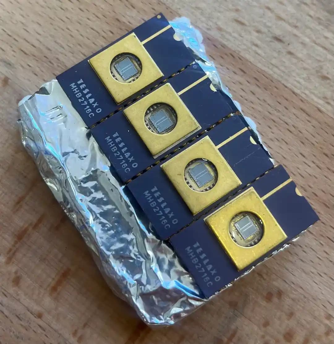 EPROM Teknolojisi: Yapısı, Kullanımı ve Elektronik Tarihindeki Yeri