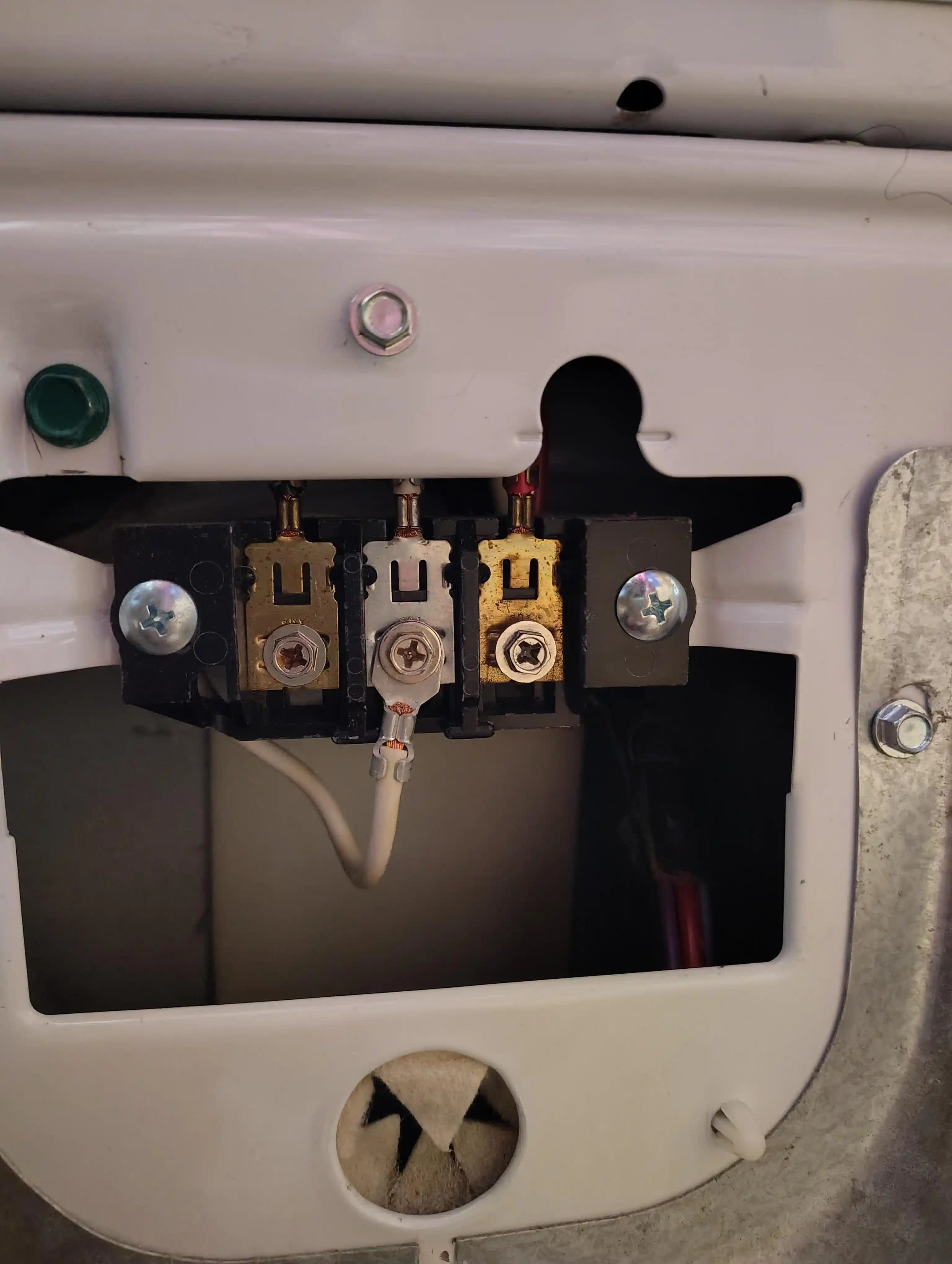 Kurutucu Bağlantılarında Beyaz Tel ve Terminal Bloğu Vidalarının Doğru Kullanımı