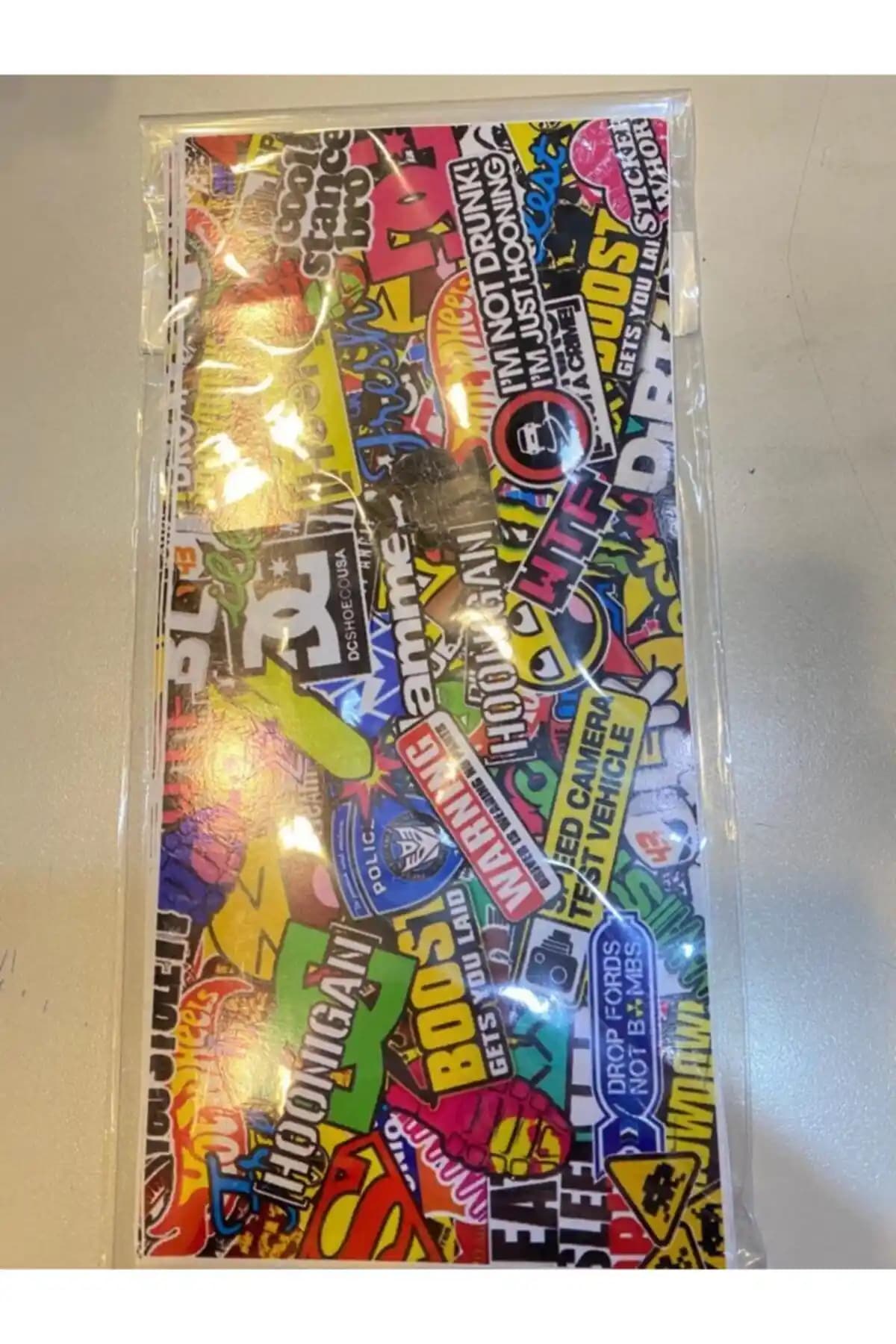 Belderia ve UBGA GIFT Kask Sticker Setleri Karşılaştırması: Özellikler ve Kullanıcı Yorumları