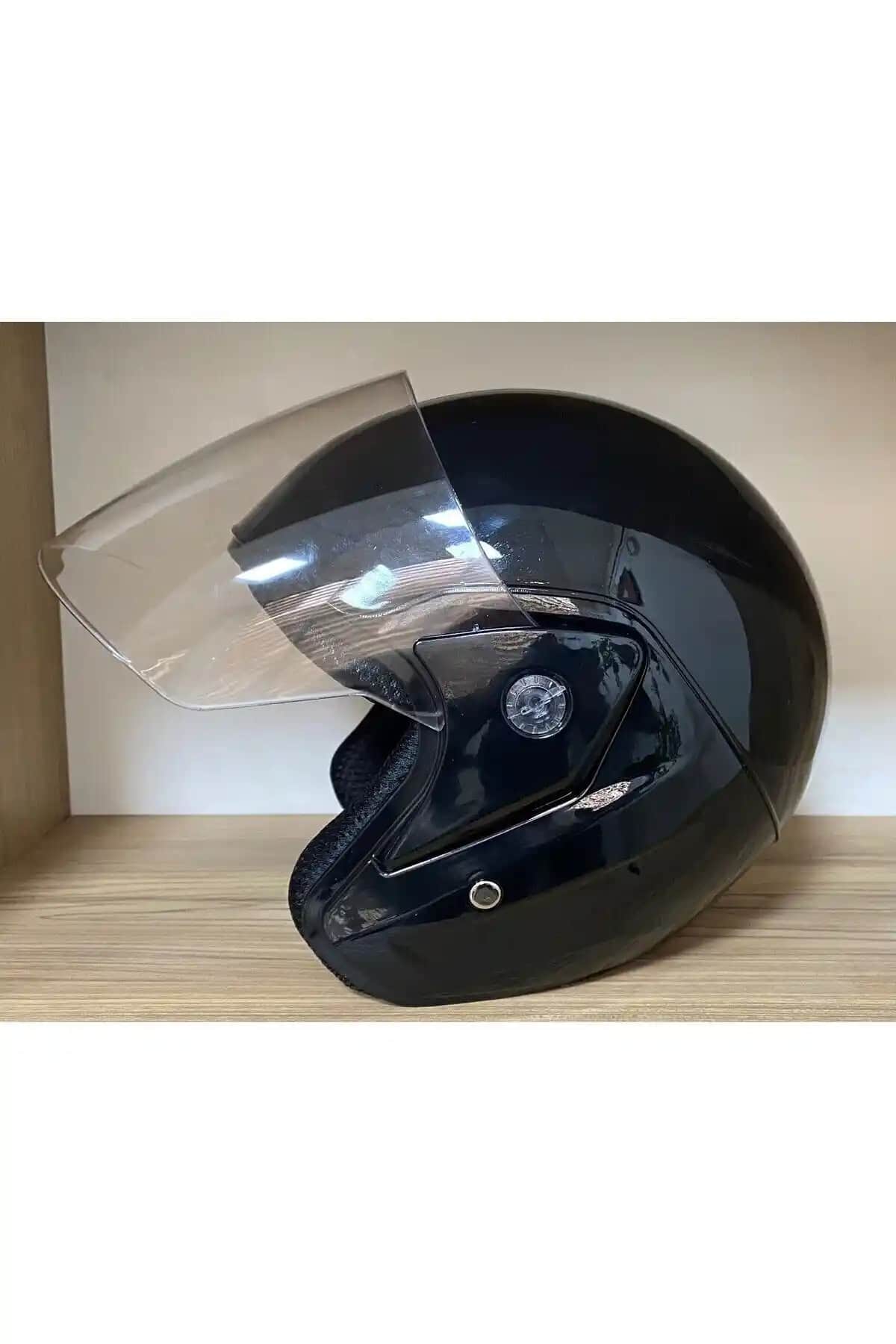 Cesastore Kırılmaz Özellikli Motosiklet Yarım Kaskı Güvenlik ve Konfor Sunar