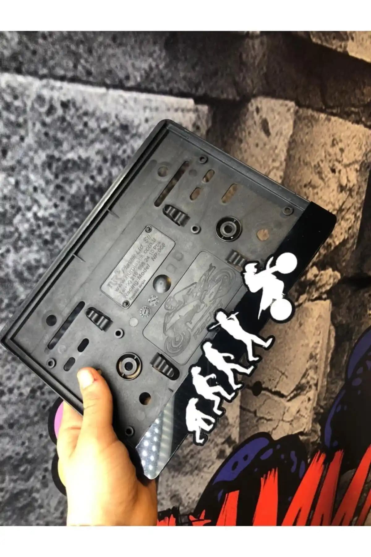 Evrim Motor Pleksi Plakalık Ürünü: Dayanıklı ve Estetik Araç Aksesuarı