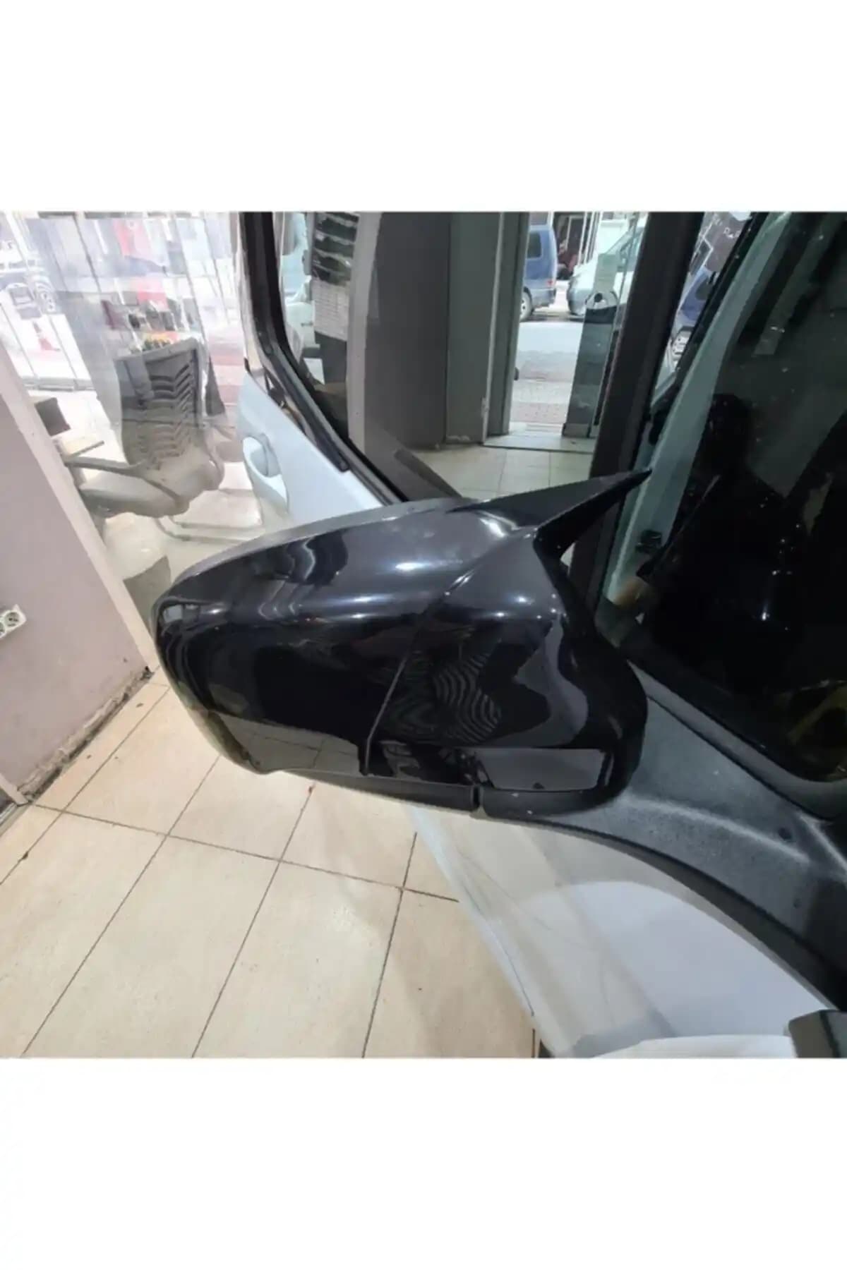 Ford Tourneo 2018-2021 için HYM Tuning Yan Ayna Kapakları Şık ve Dayanıklı Tasarım