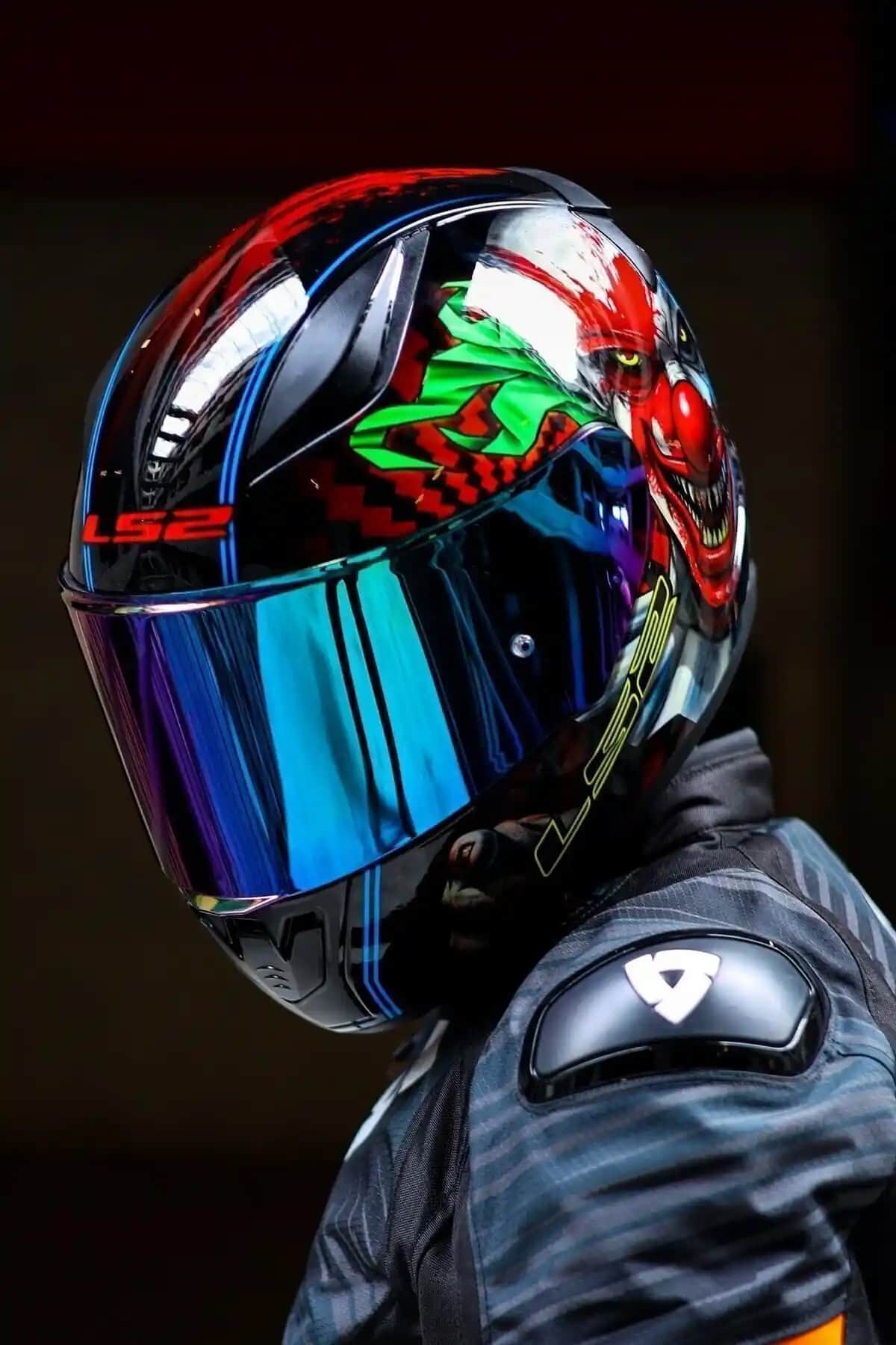 LS2 Rapıd 2 Happy Dreams ve Race Deeper Mat Kask Karşılaştırması