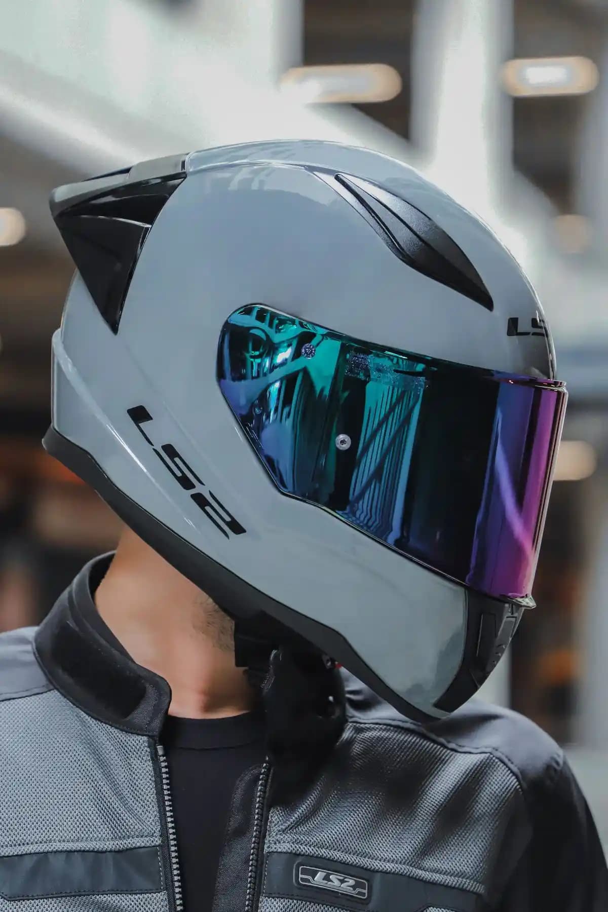 LS2 Rapıd 2 Race Nardo Gri Kask: Güvenlik ve Stil İçin Modern Motosiklet Kaskı