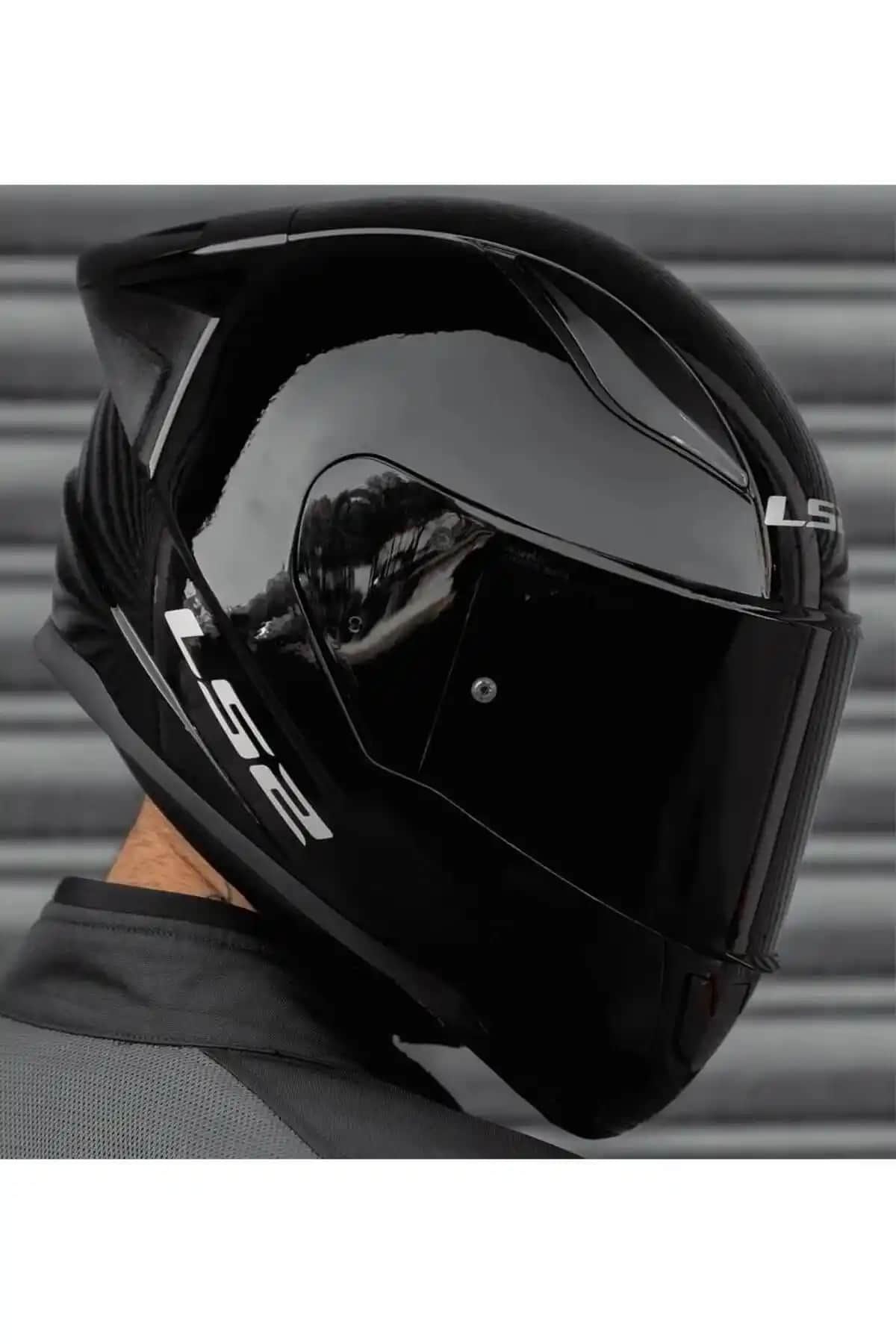LS2 Rapid 2 Race Siyah Motosiklet Kaskı Güvenlik ve Konforu Bir Arada Sunar