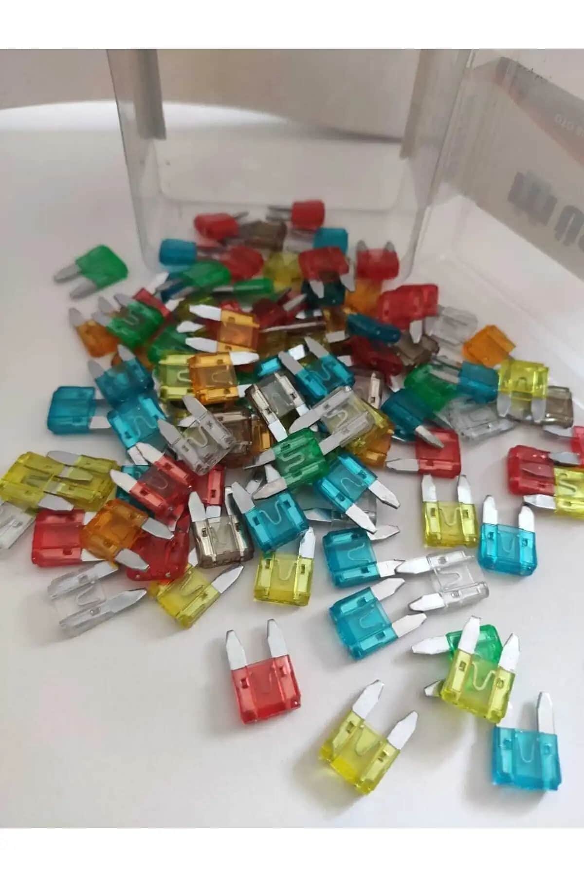 Mehmet Otomotiv Hırdavat 100 Adet Küçük Bıçak Sigorta Seti Otomotiv ve Elektrik Sistemleri İçin Güvenilir Koruma Çözümü