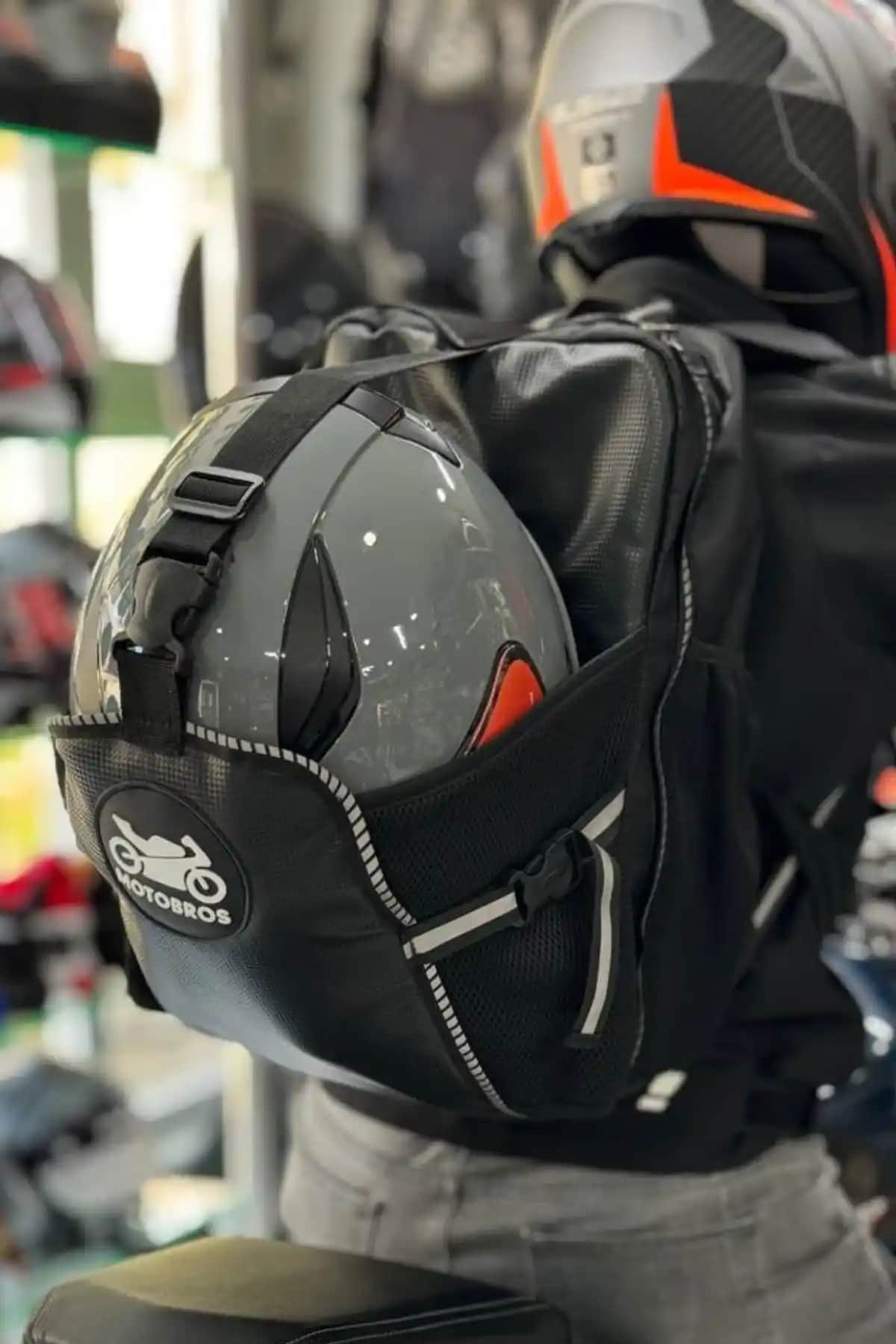 Motobros Motosiklet Sırt Çantası Günlük ve Seyahat Kullanımı İçin Dayanıklı ve Şık Tasarım