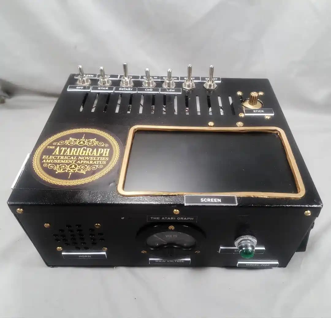 AtariGraph: 1920'ler Steampunk Esintili Taşınabilir Atari 2600 Oyun Konsolu Tasarımı