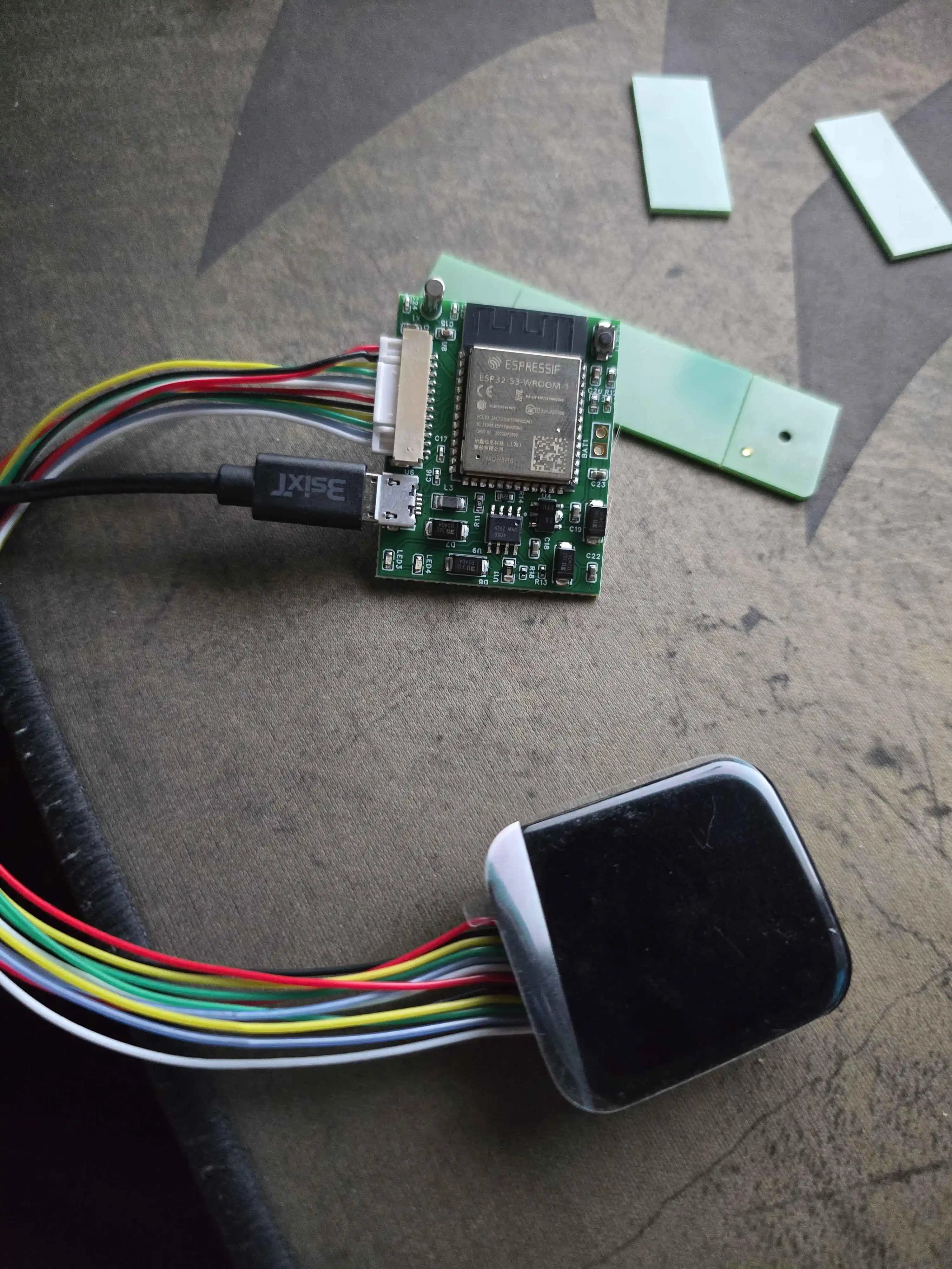 ESP32 S3 Tabanlı 30x40mm Dokunmatik Ekranlı Akıllı Saat Tasarımı ve Geliştirme Süreci