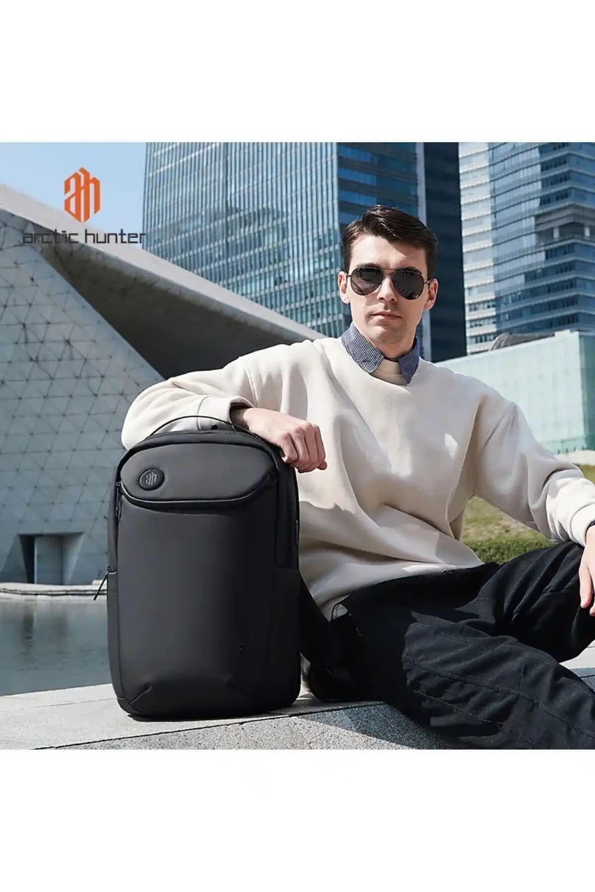 Dayanıklı ve Hafif Laptop Çantaları: Seyahatlerde Konfor ve Güvenlik İçin Rehber