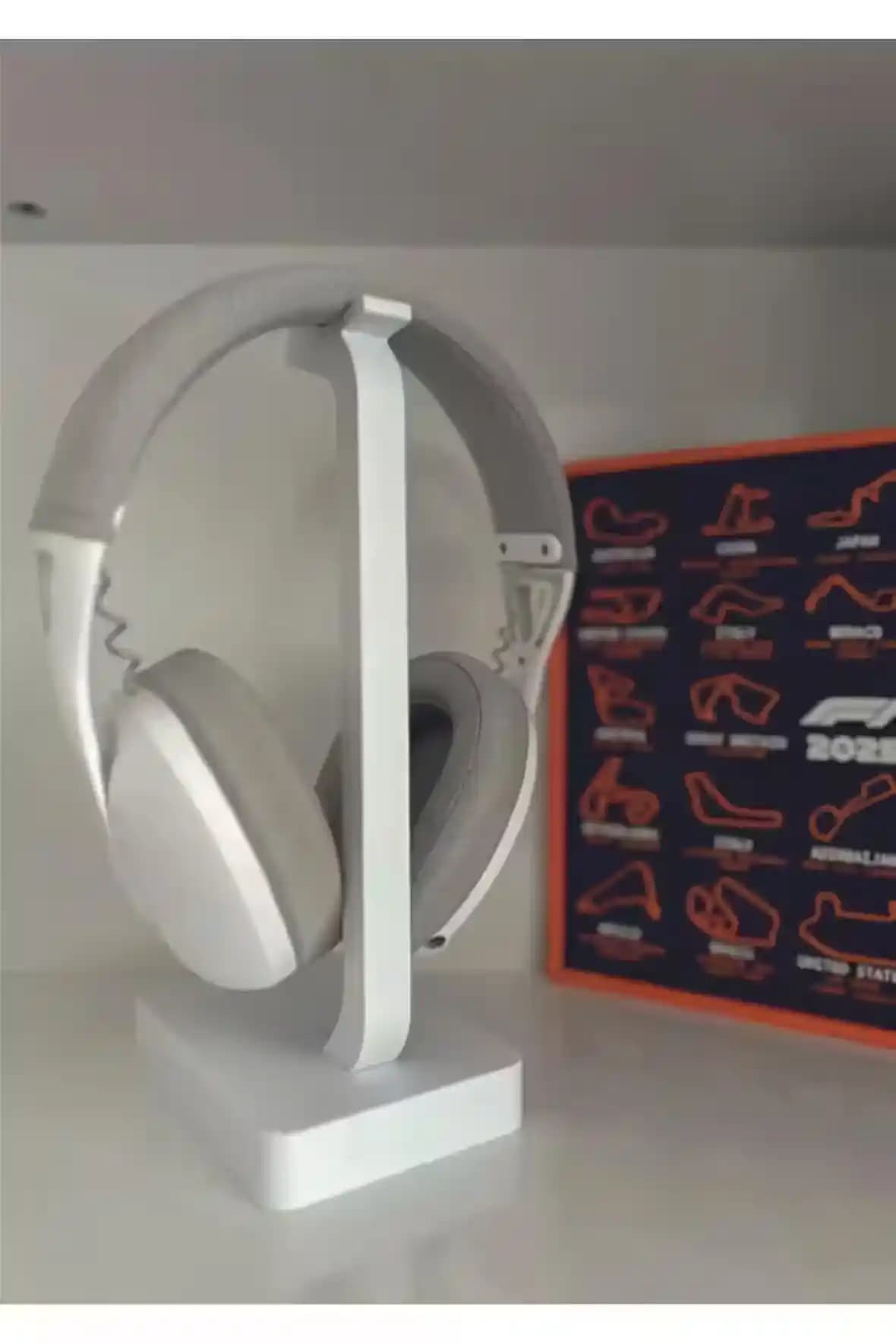 Estetik Gamer Kulaklık Tutucu Masaüstü: Fonksiyonel ve Şık Çözümlerle Masa Düzeninizi Geliştirin