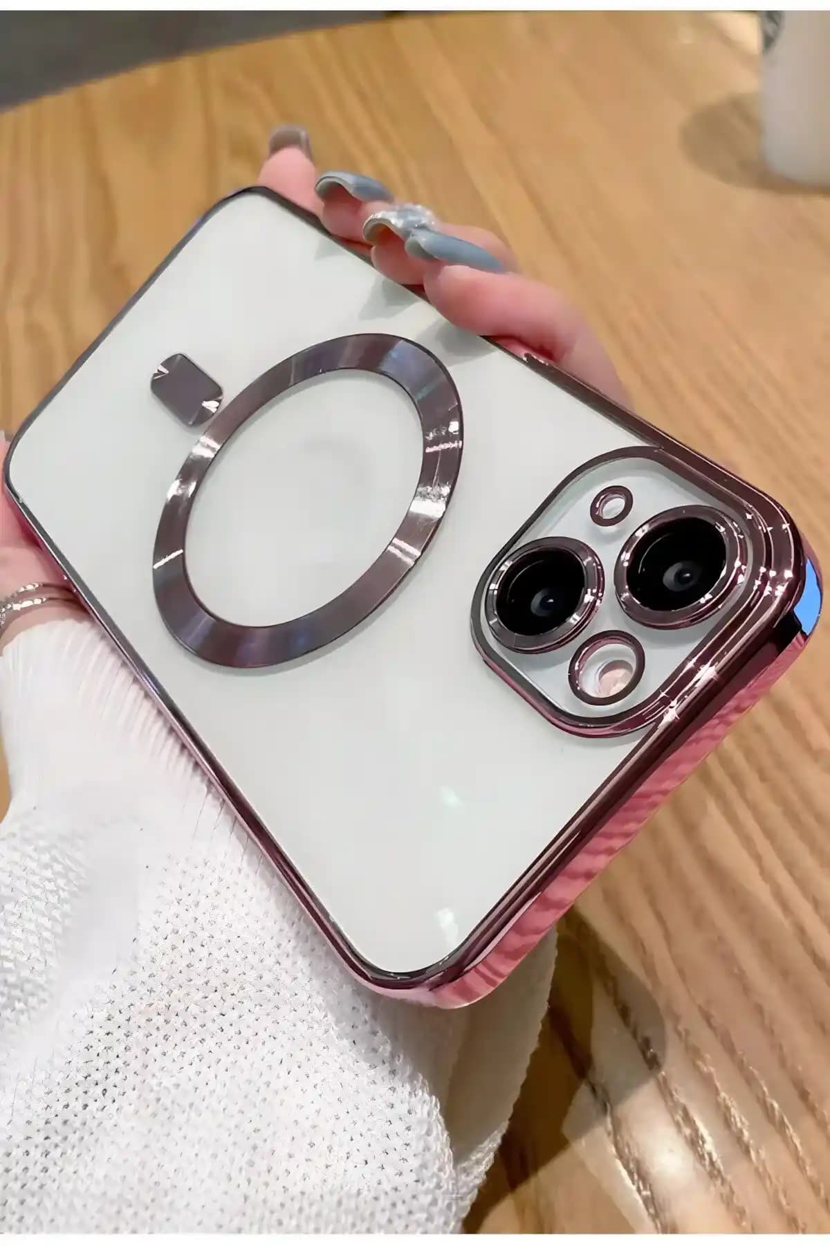 iPhone 13 için Estetik ve Koruyucu Kılıf Seçenekleri ve Özellikleri