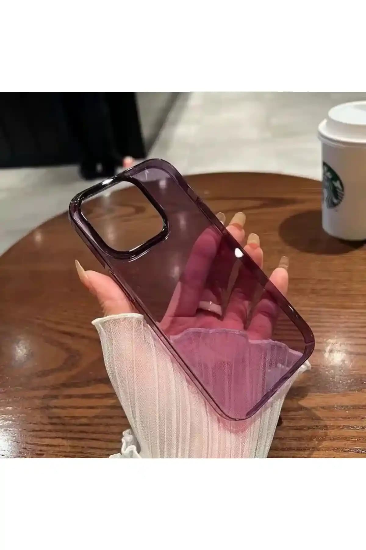 iPhone 13 İçin Silikon ve Mika Malzeme Kullanımıyla Estetik ve Koruma Dengelemesi