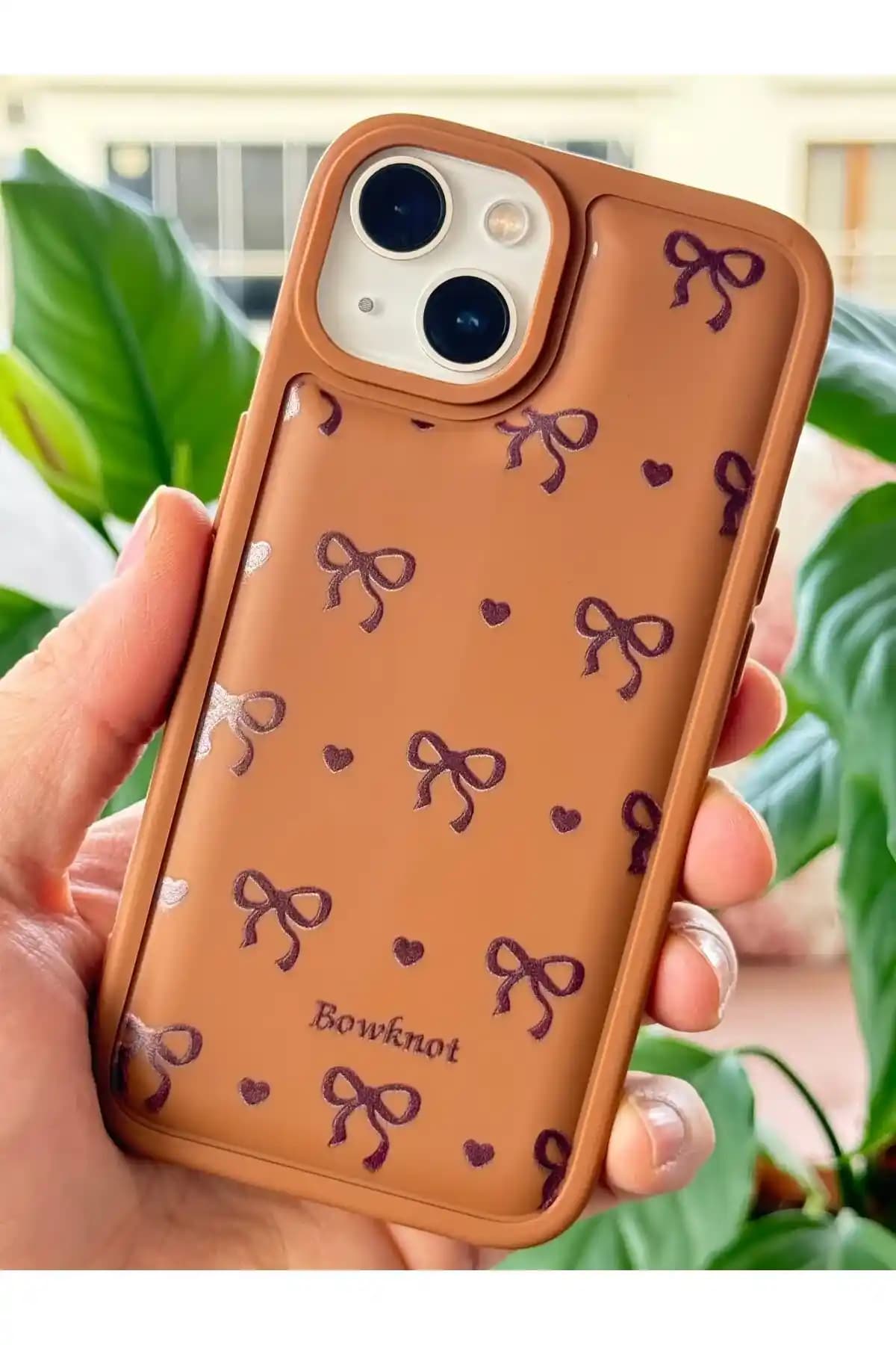 iPhone 14 Plus ve 15 Plus İçin En Uygun Kılıf Seçenekleri ve Özellikleri