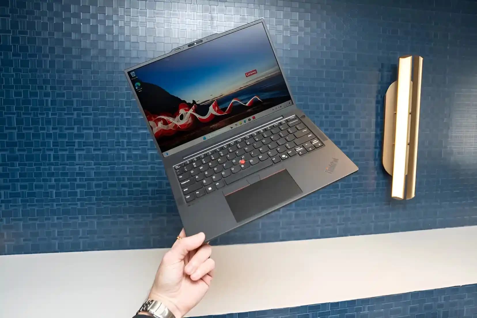 Lenovo Hafif Dizüstü Bilgisayarlar Günlük Kullanım İçin Uygun ve Taşınabilir Seçenekler