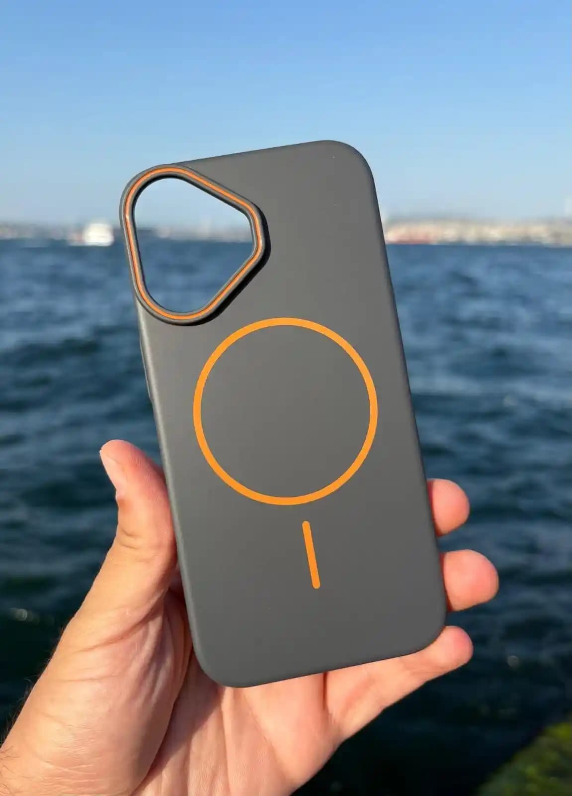 Modern Cep Telefonları İçin Güçlü ve Estetik Telefon Koruma ve Şık Tasarım Kılıfları