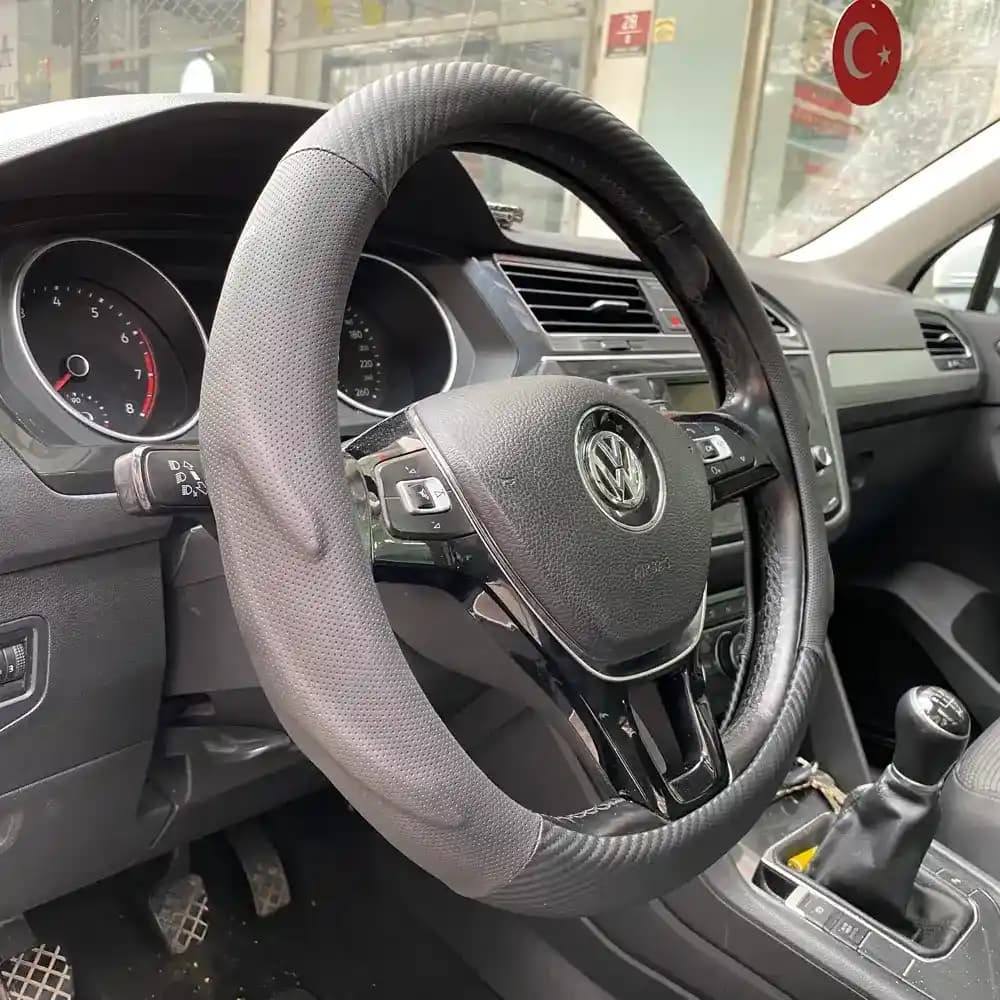 Oto Karbon Detaylı Deri Görünümlü Ürünlerin Günümüzdeki Yeri ve Önemi