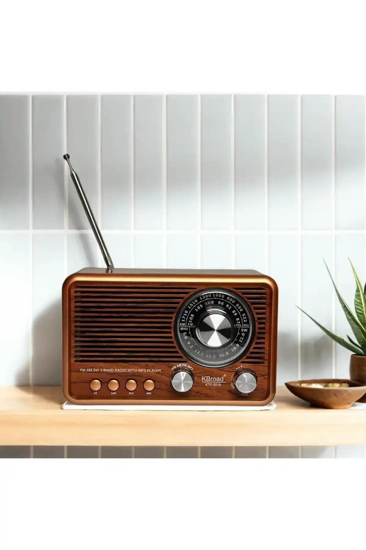 Retro Radyo ve Modern Teknolojilerin Entegre Edildiği Çeşitli Alternatifler