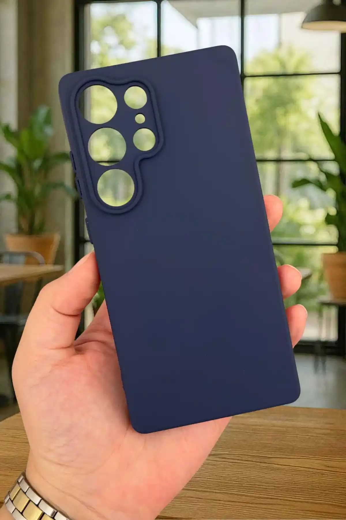 Samsung S25 Ultra için Silikon Korumalı Şeffaf Kılıf Özellikleri ve Avantajları