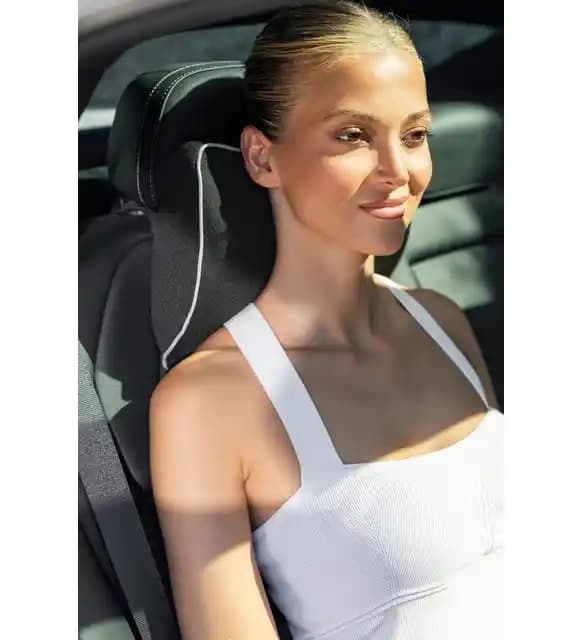 Siyah Ortopedik Araç Boyun Yastığı: Estetik ve Fonksiyonellik Sunan Konfor Ürünü