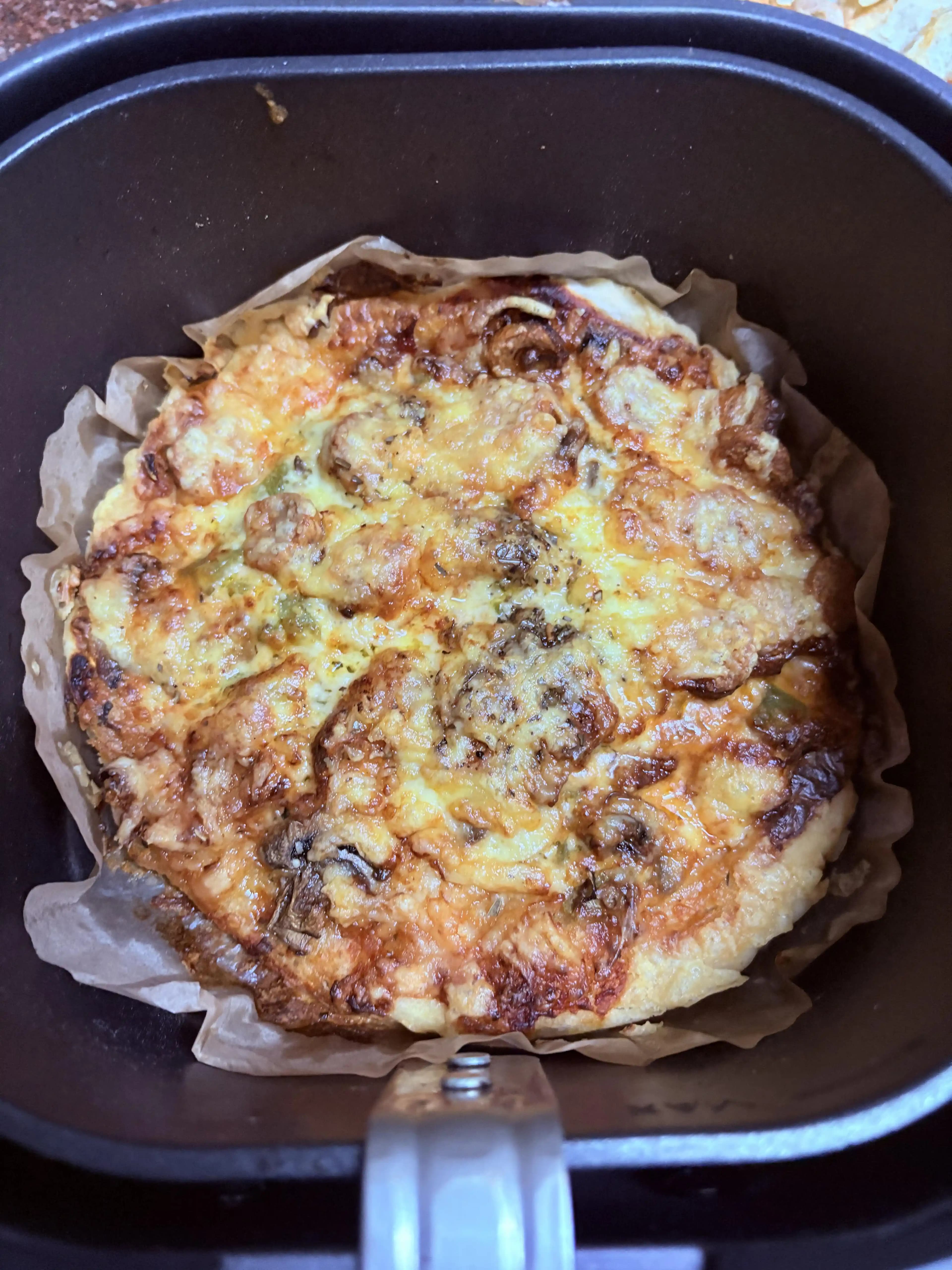 Air Fryer ile Pizza Yapımı: Tarif, Pişirme Teknikleri ve Kullanıcı Deneyimleri