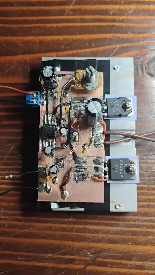 Dremel ile PCB Üzerinde Ses Güç Amplifikatörü Tasarımı ve Stabilizasyon Teknikleri