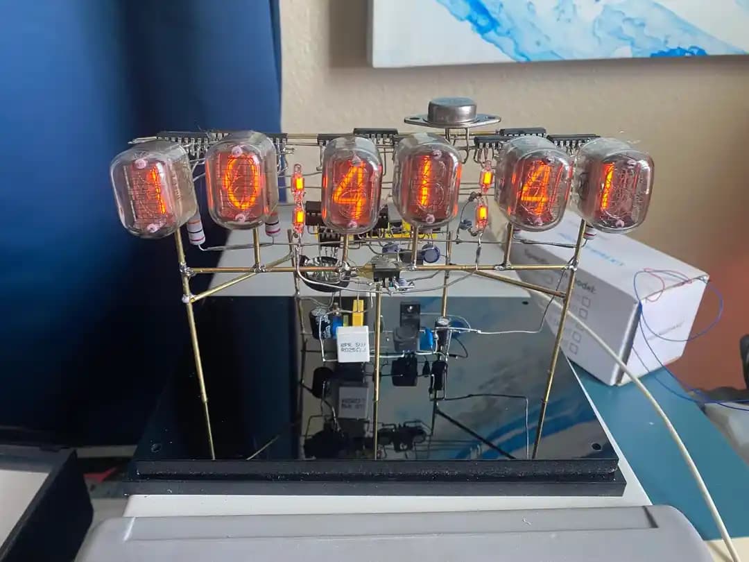 Freeform Nixie Saat Tasarımı ve Yapımı: Teknik Detaylar ve Güvenlik Önlemleri