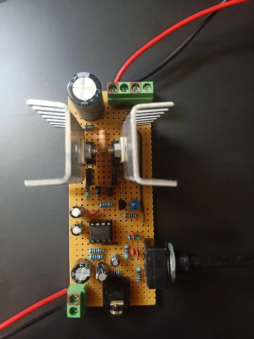 Mono Class AB Ses Amplifikatörü Tasarımı: Analog Elektronikte Temel Devre Uygulaması