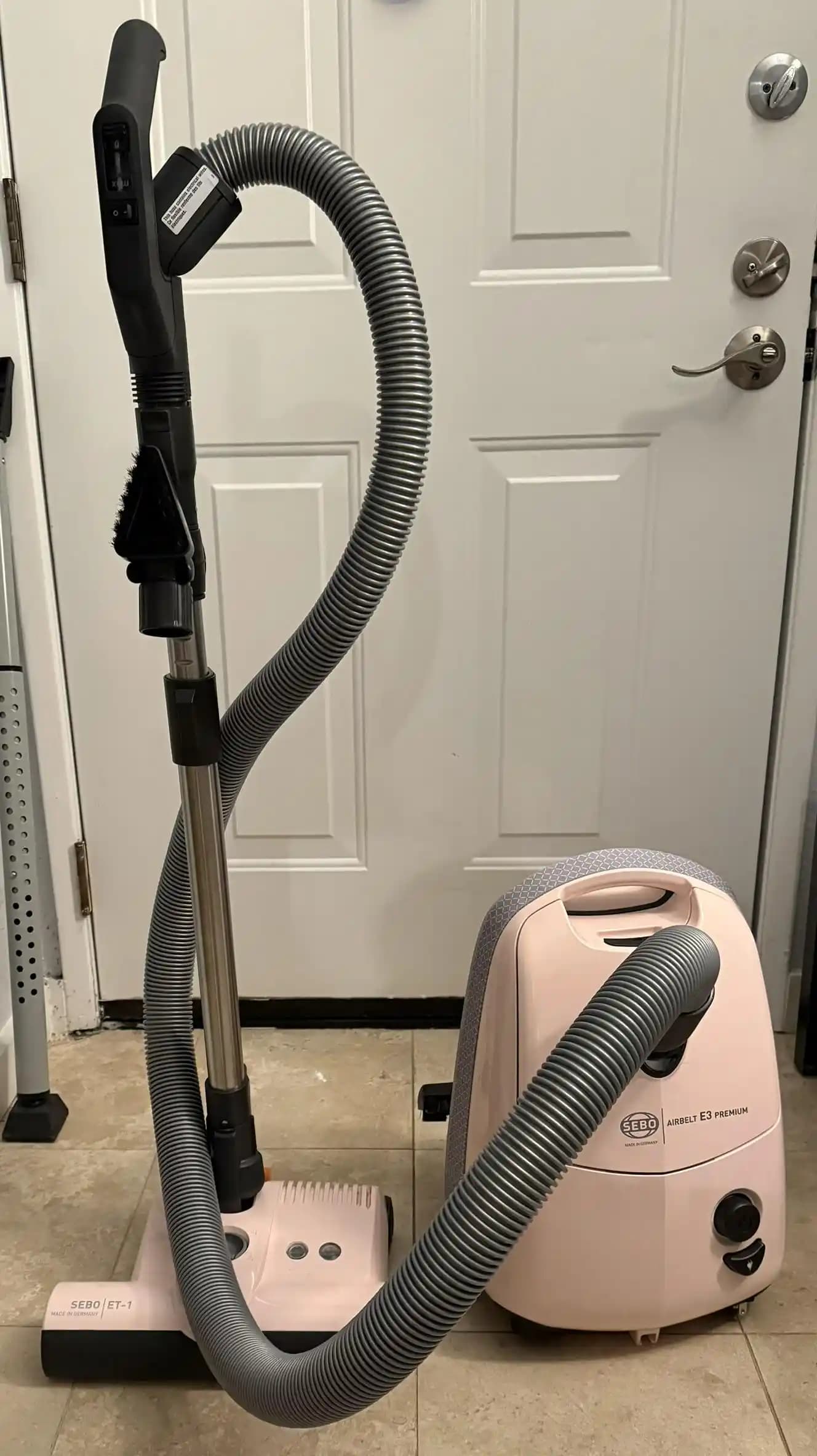 Sebo E3 Premium Elektrikli Süpürge: Güçlü Performans ve Sessiz Çalışma Özellikleri